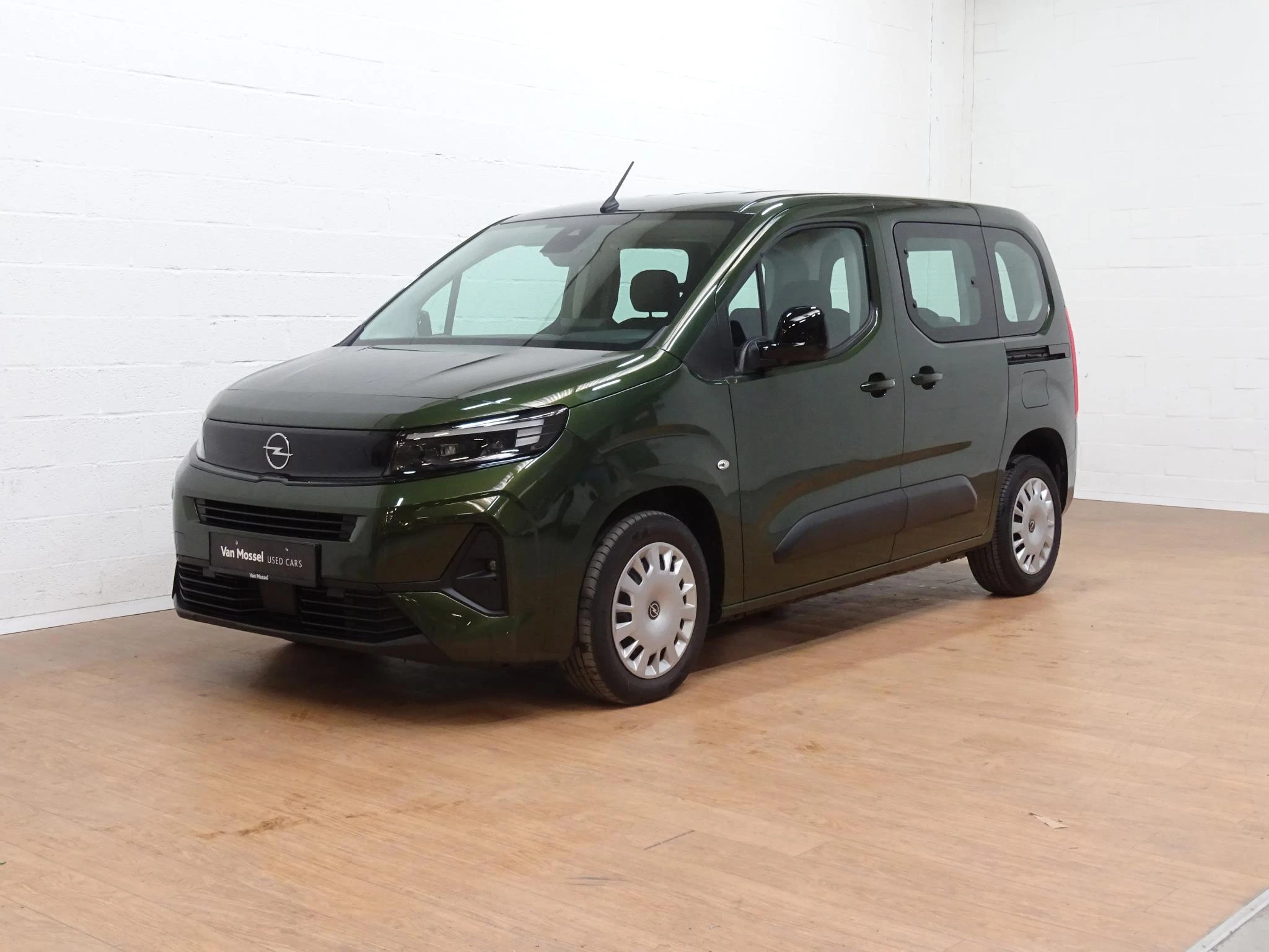 Opel-Combo Life-image-4