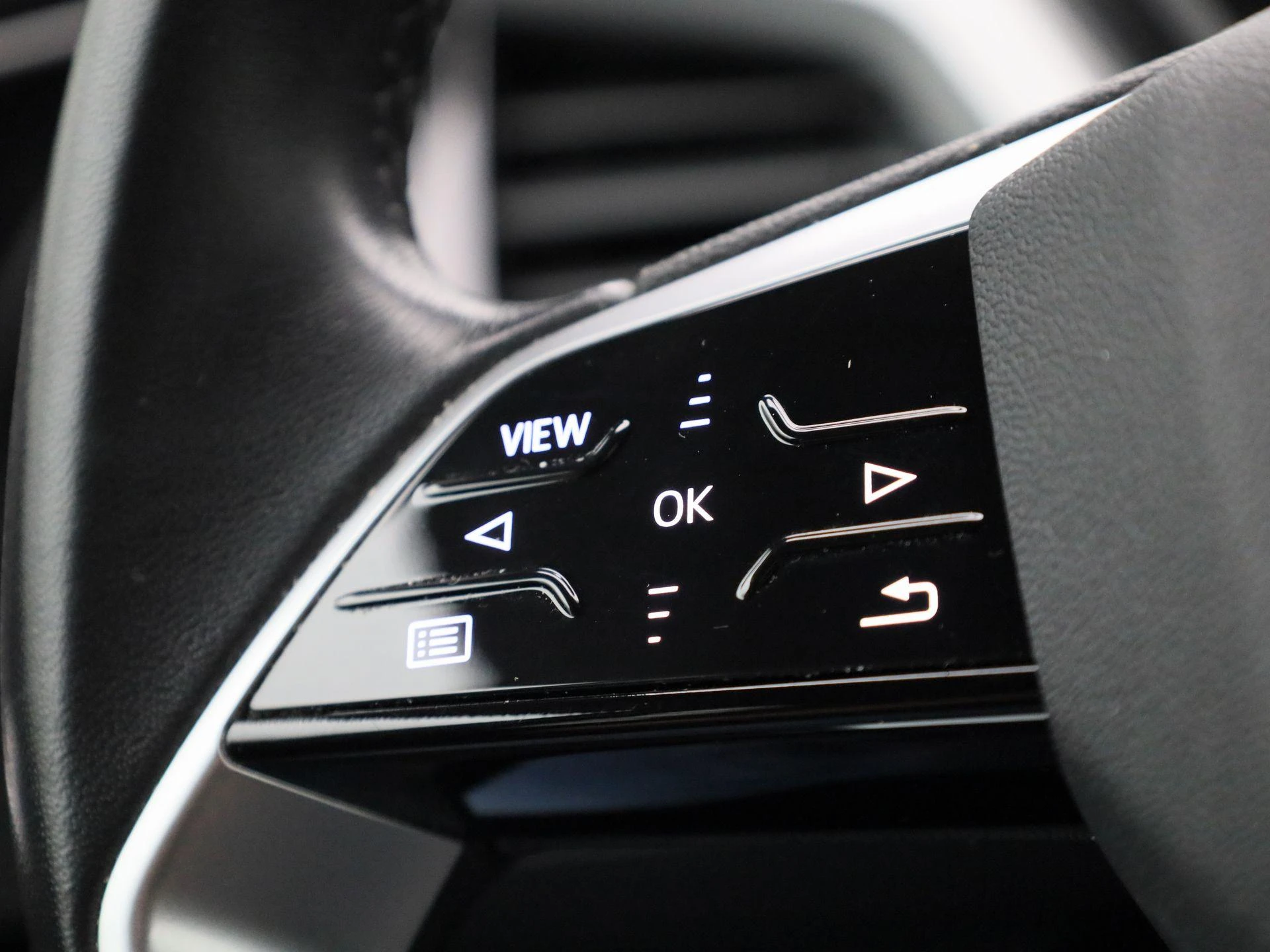 Audi-Q4 e-tron-image-21