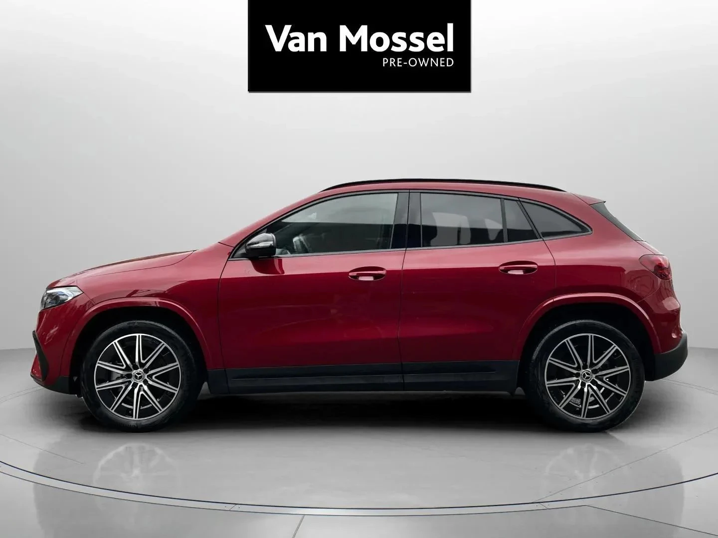 Mercedes-Benz-EQA-image-8