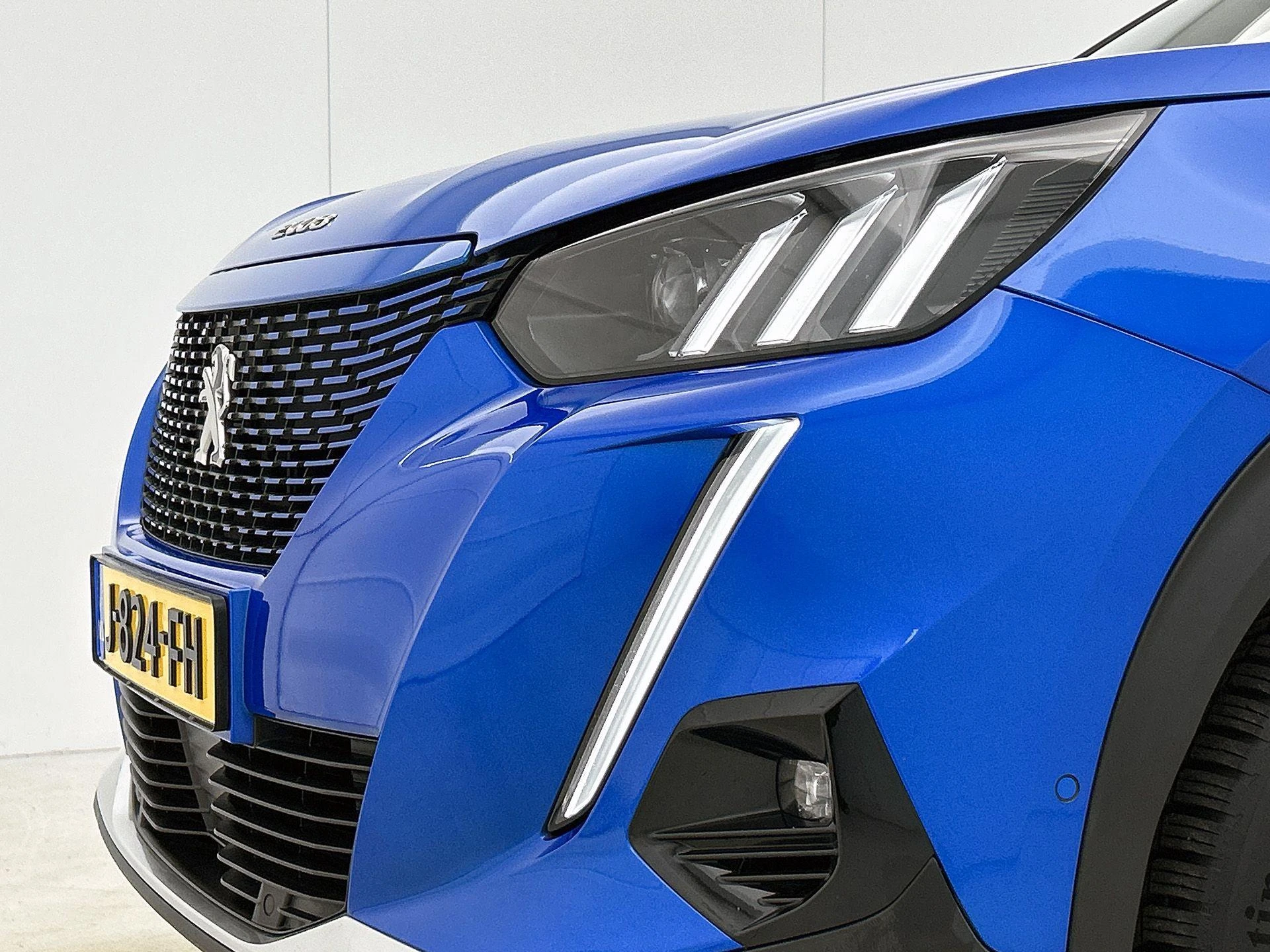 Peugeot-e-2008-image-25