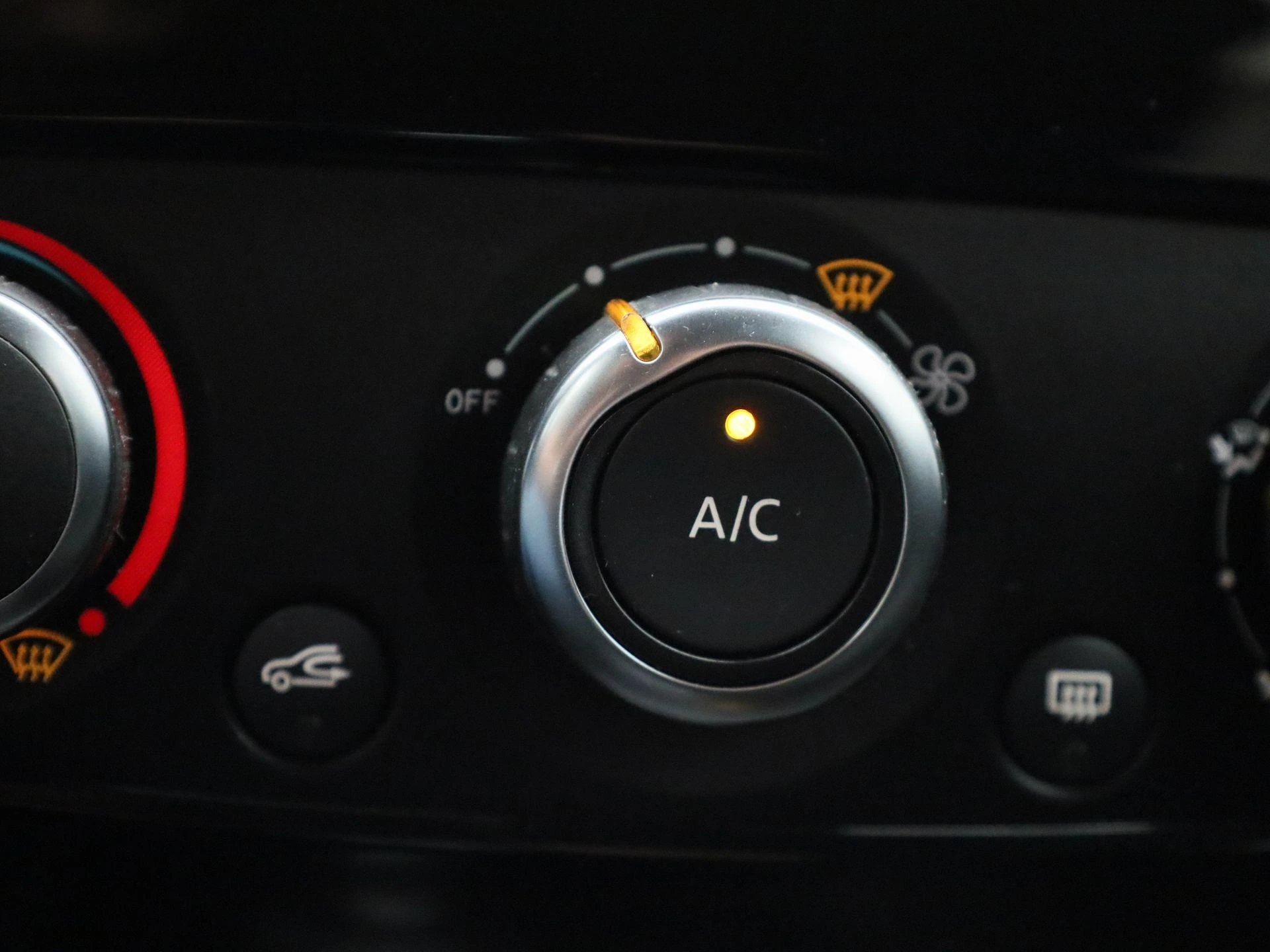 Renault-Clio-image-18