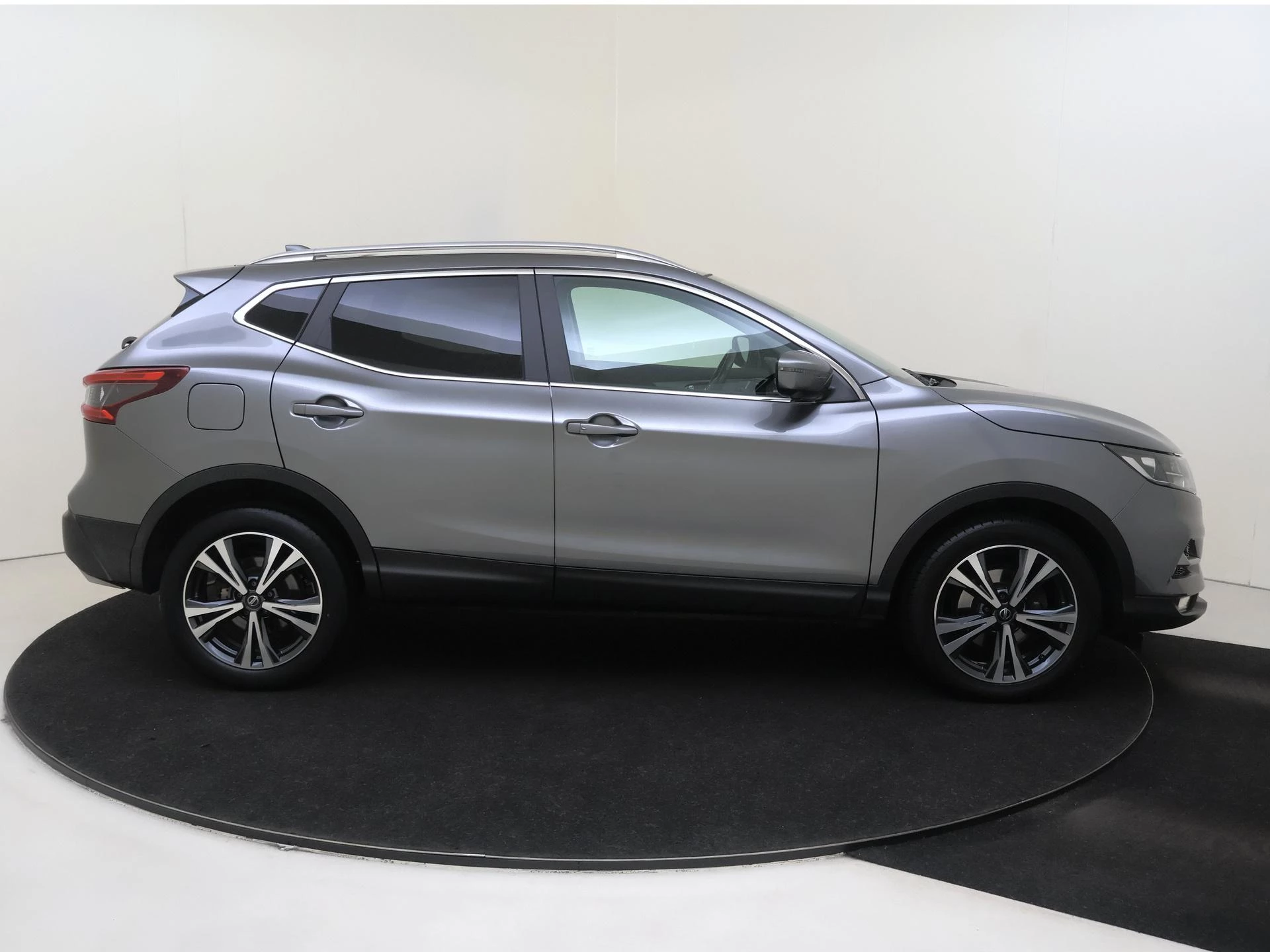 Nissan-QASHQAI-image-7