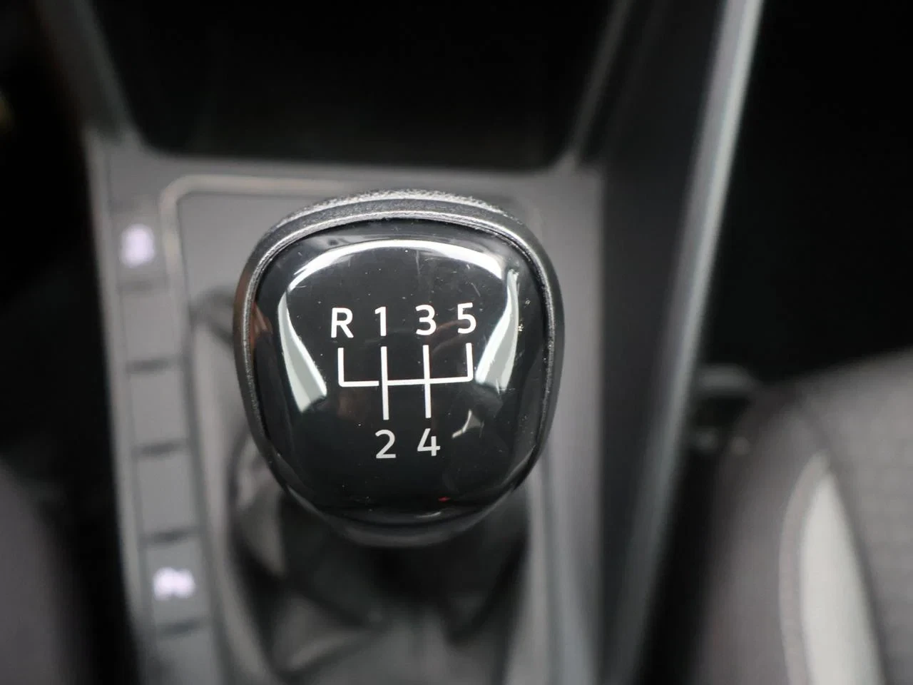 Volkswagen-Polo-image-18
