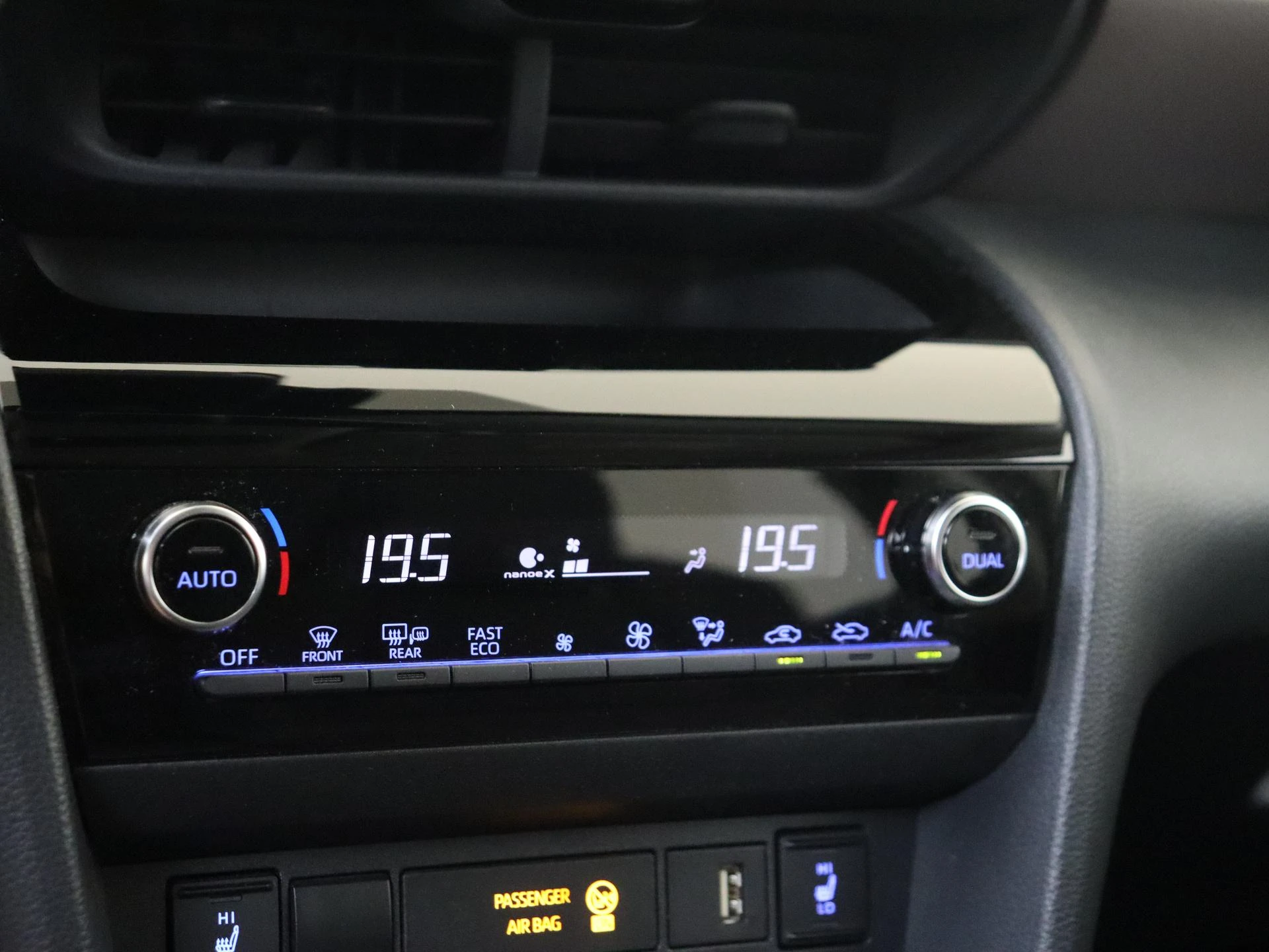 Toyota-Yaris Cross-image-19
