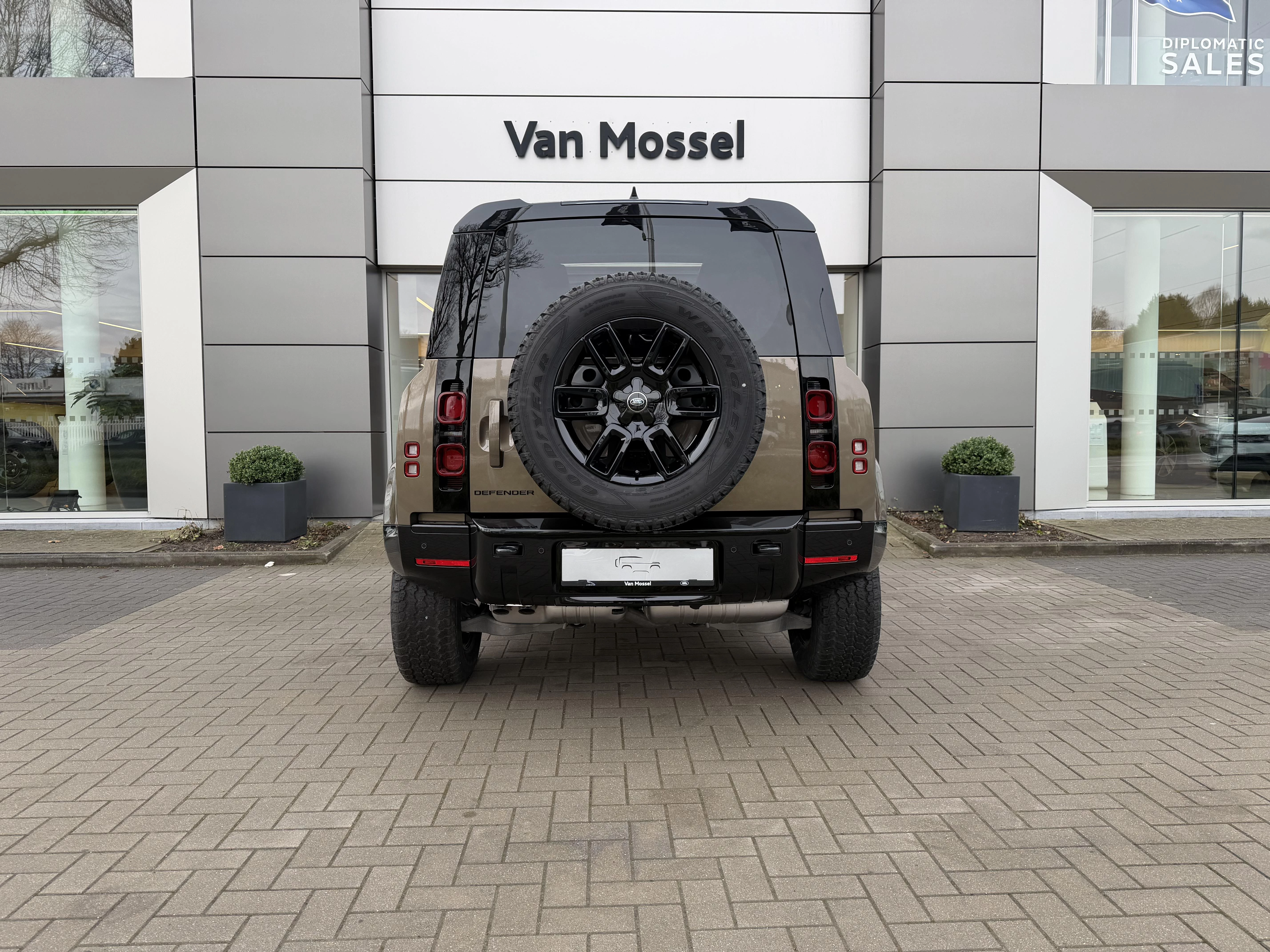 Land Rover Defender 90 D200 X-DYNAMIC