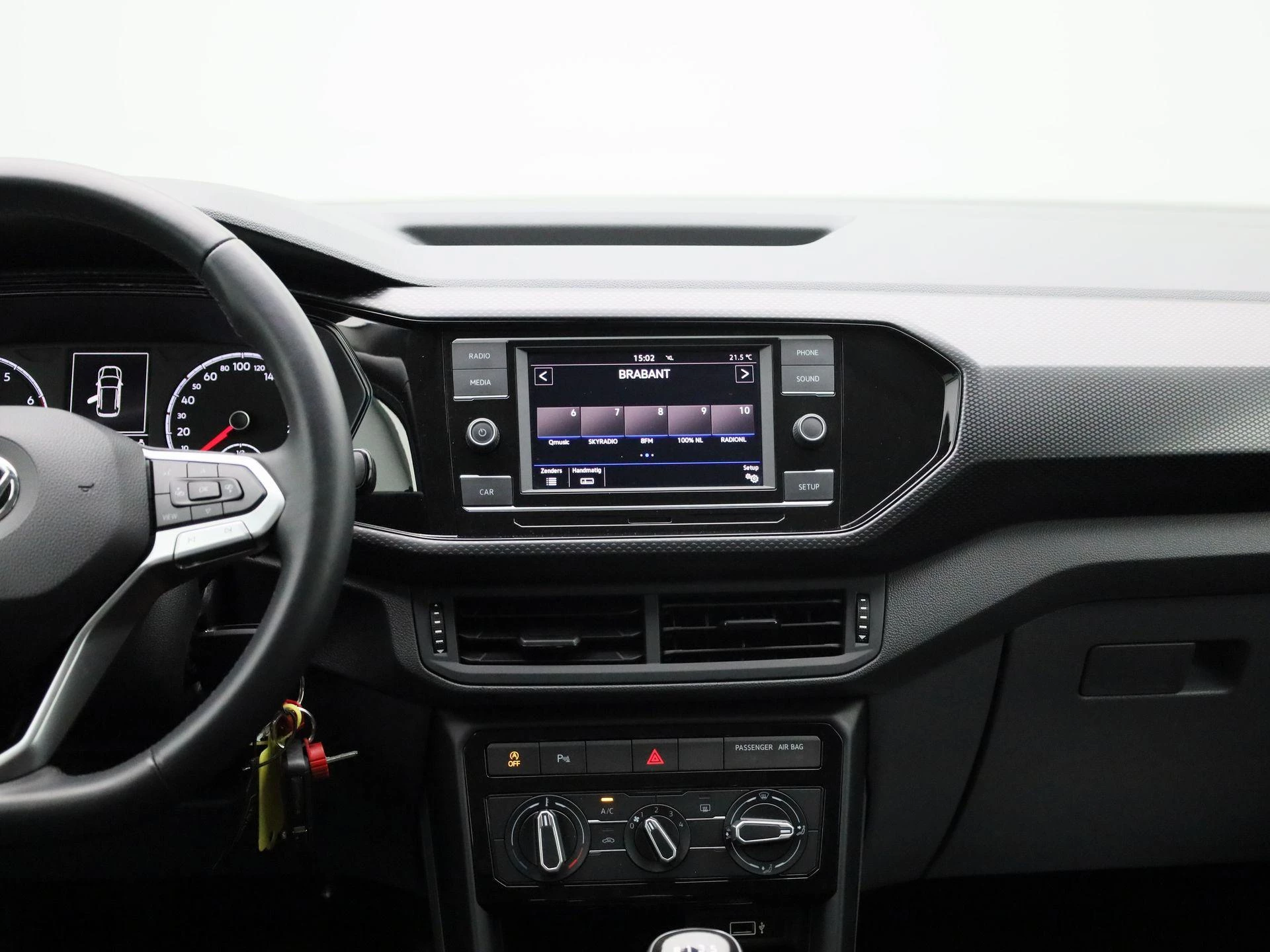 Volkswagen-T-Cross-image-7