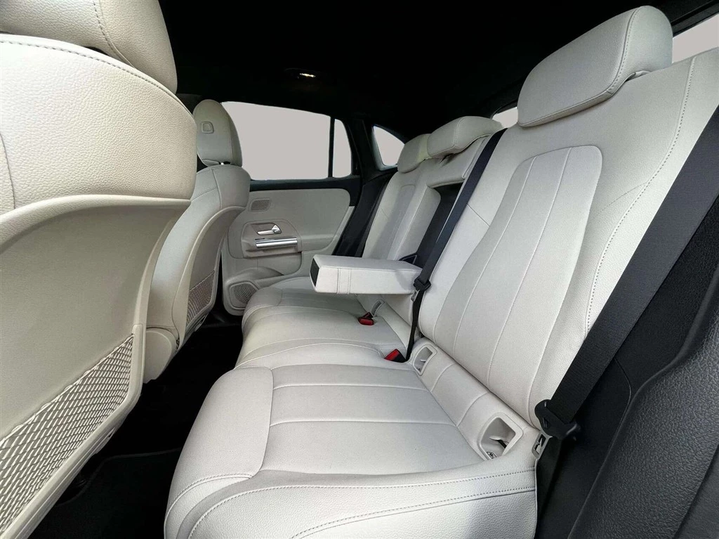 Mercedes-Benz-EQA-image-19