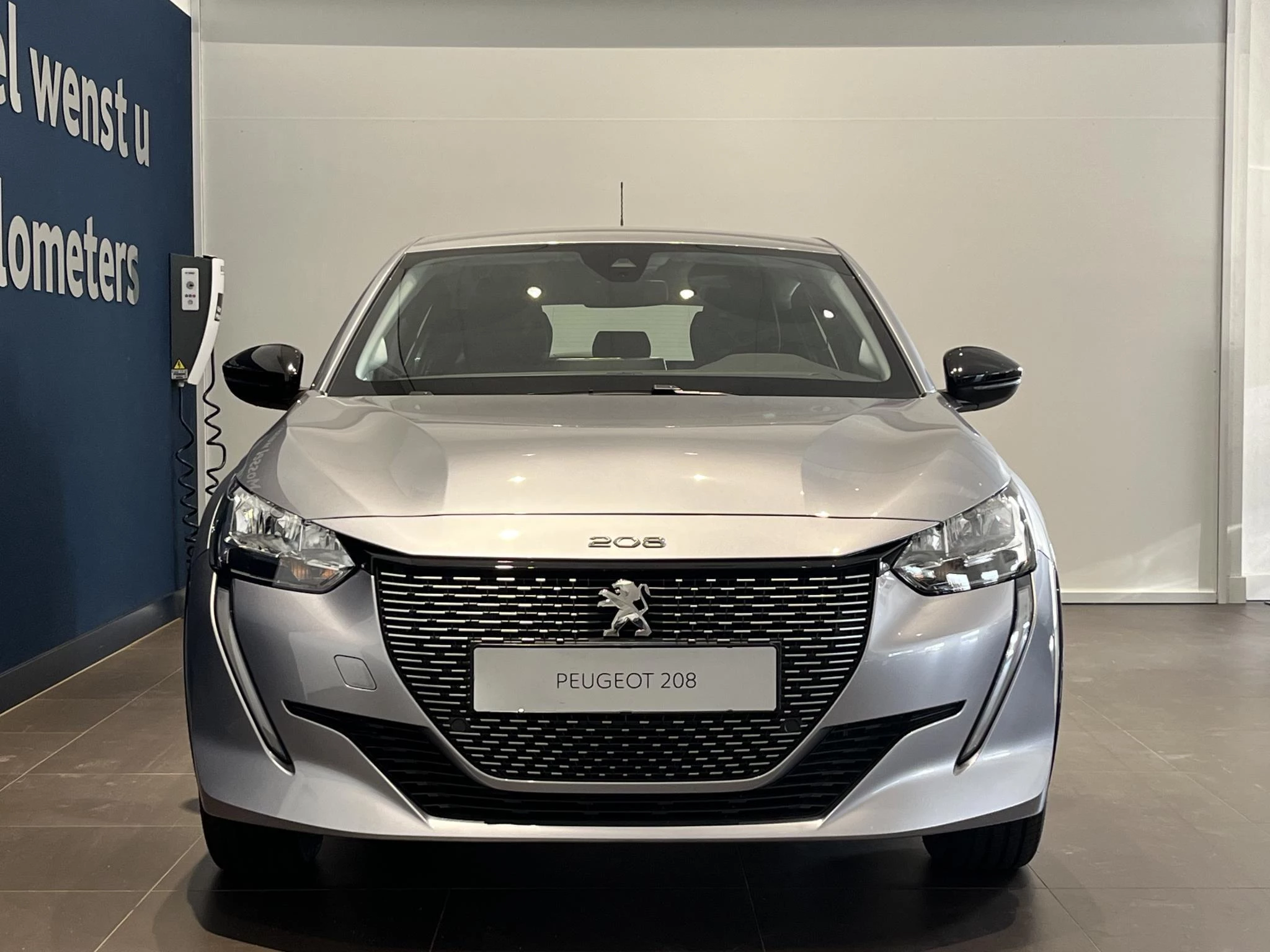 Peugeot e-208