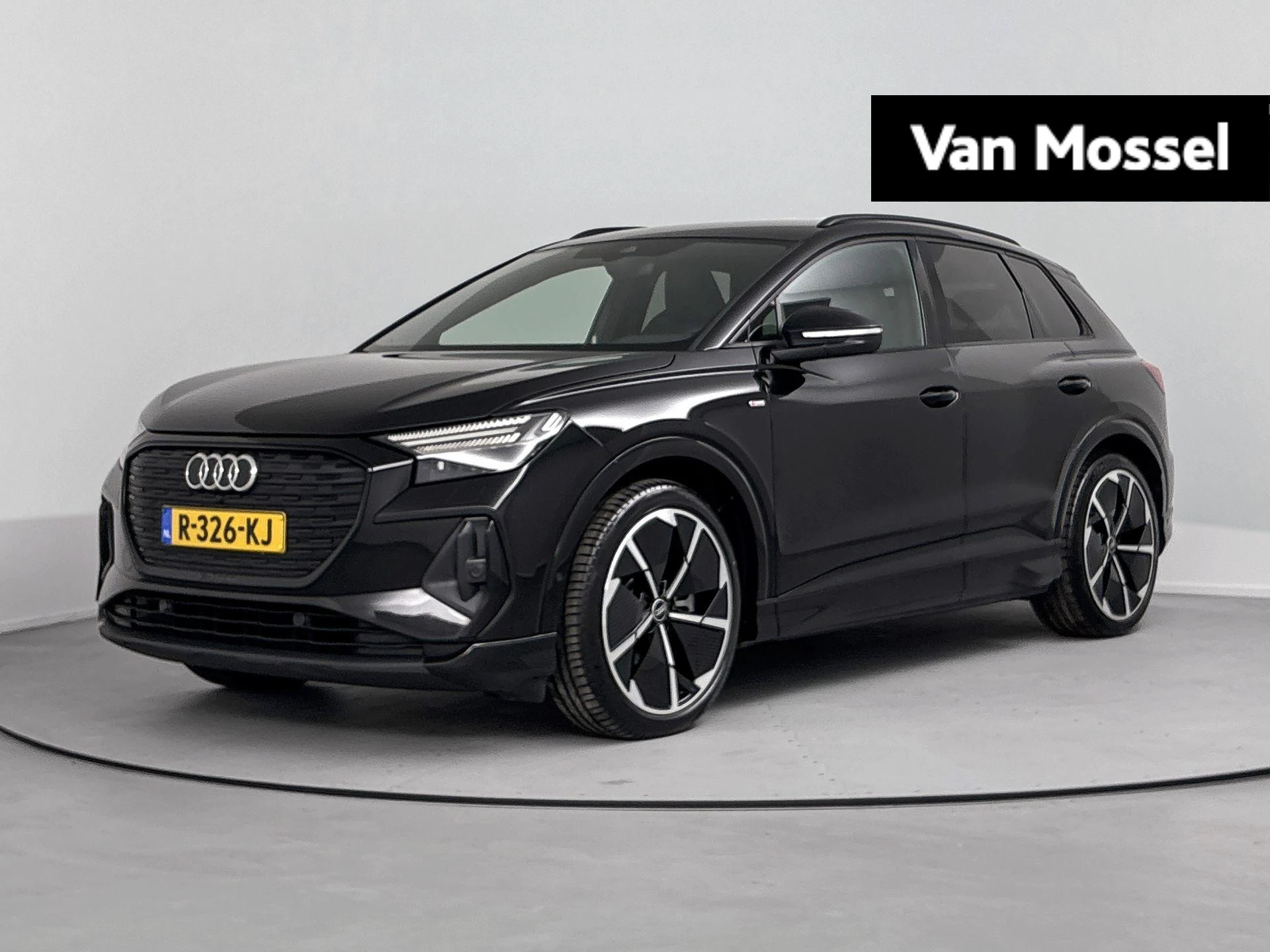 Audi-Q4 e-tron-image-0