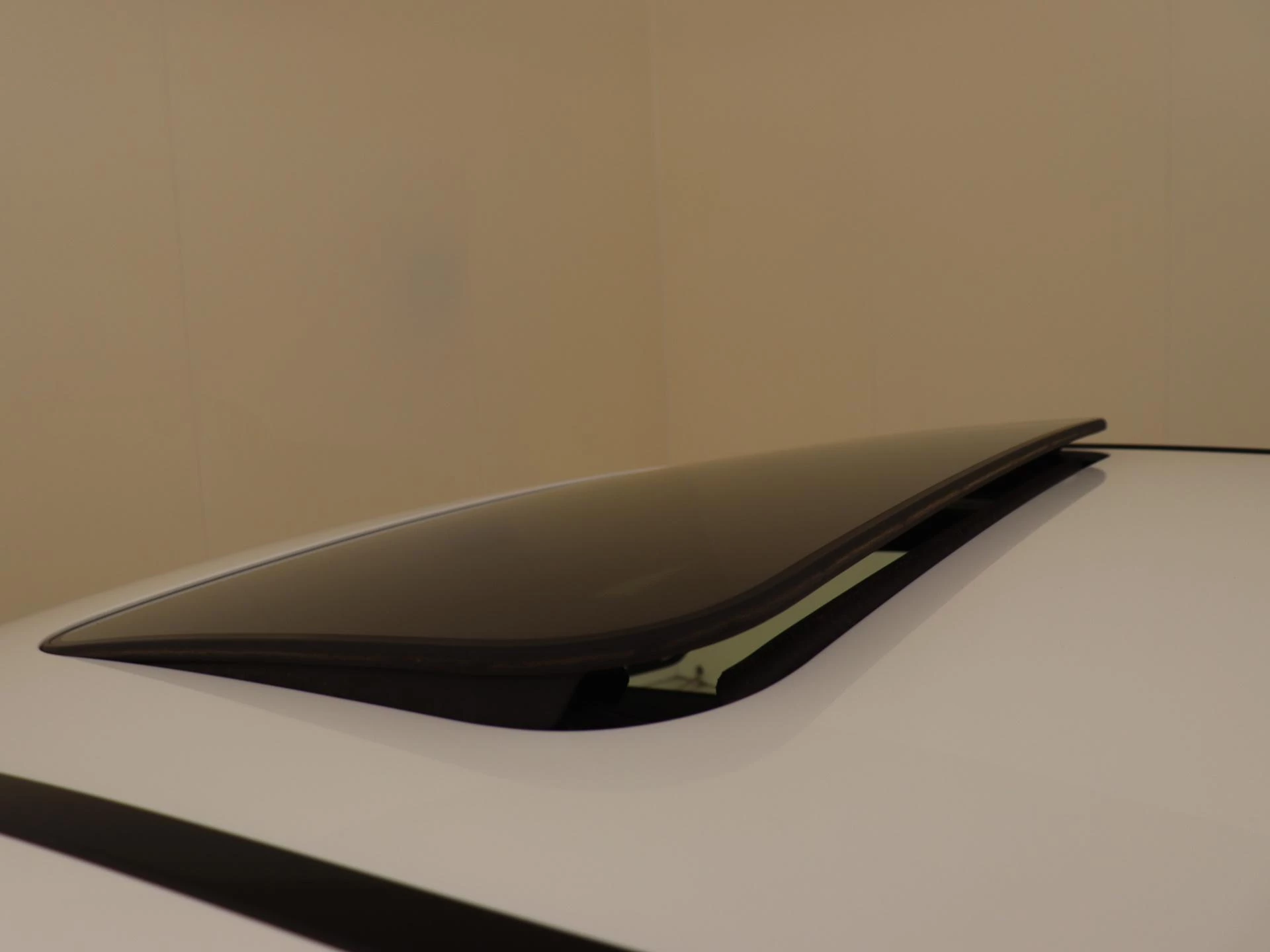 Mercedes-Benz-EQC-image-29