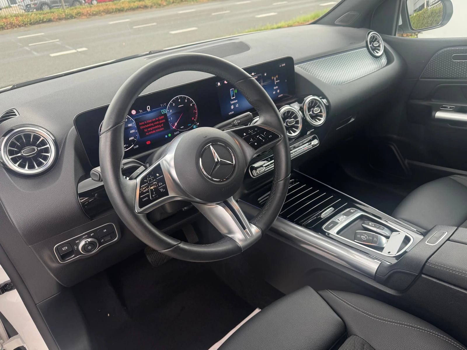Mercedes-Benz-B-Klasse-image-21