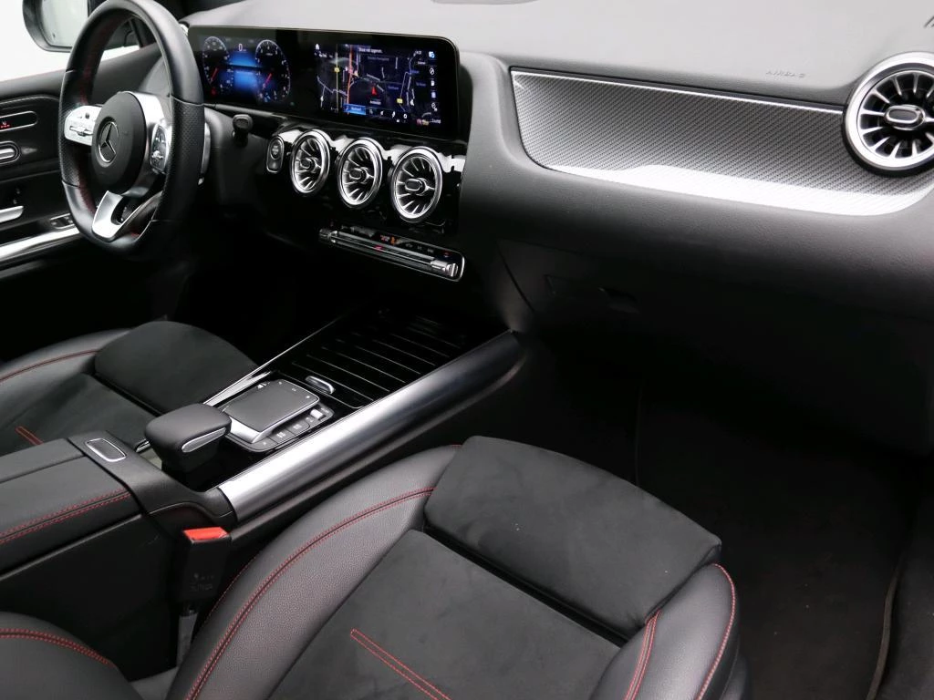 Mercedes-Benz B-Klasse 180 AMG Line + PANORAMISCH DAK + MULTIBEAM LED +