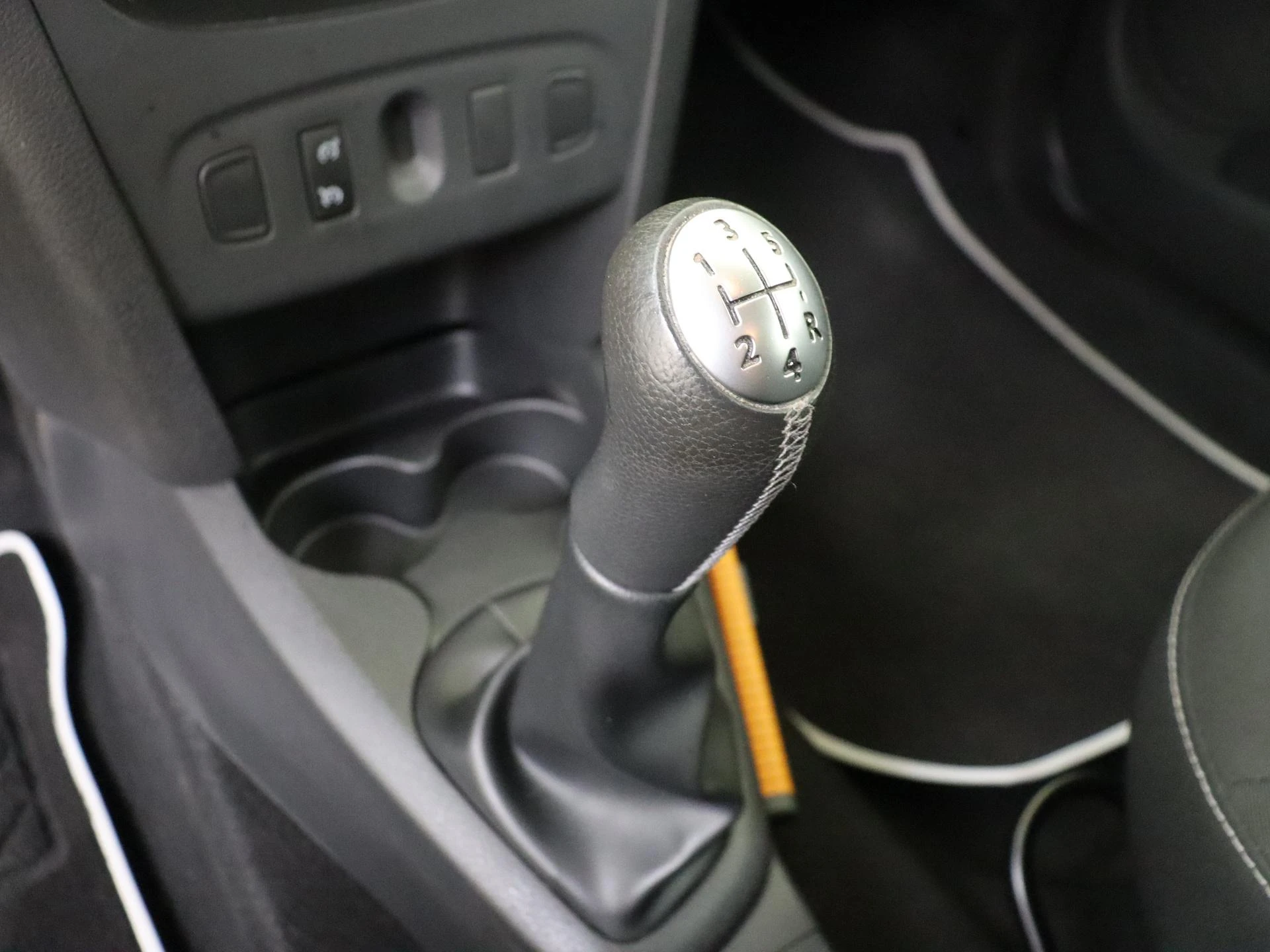 Dacia-Logan-image-13
