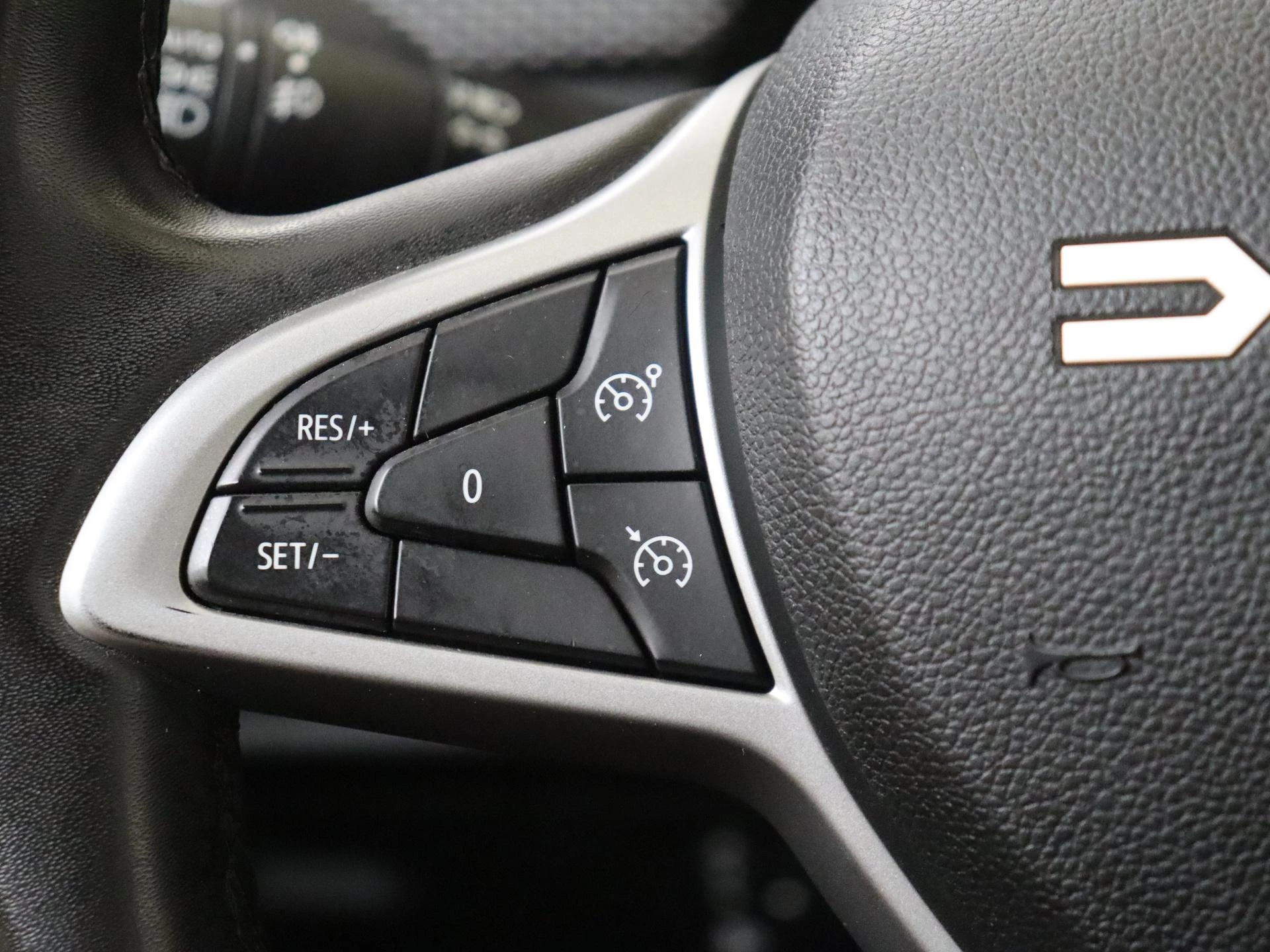 Dacia-Sandero Stepway-image-12