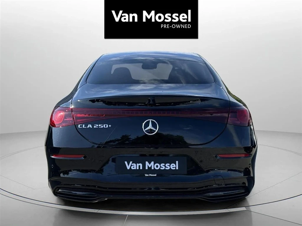Mercedes-Benz-CLA-image-4