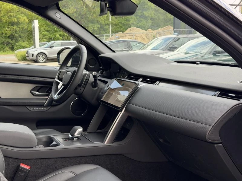 Land Rover-Discovery Sport-image-2