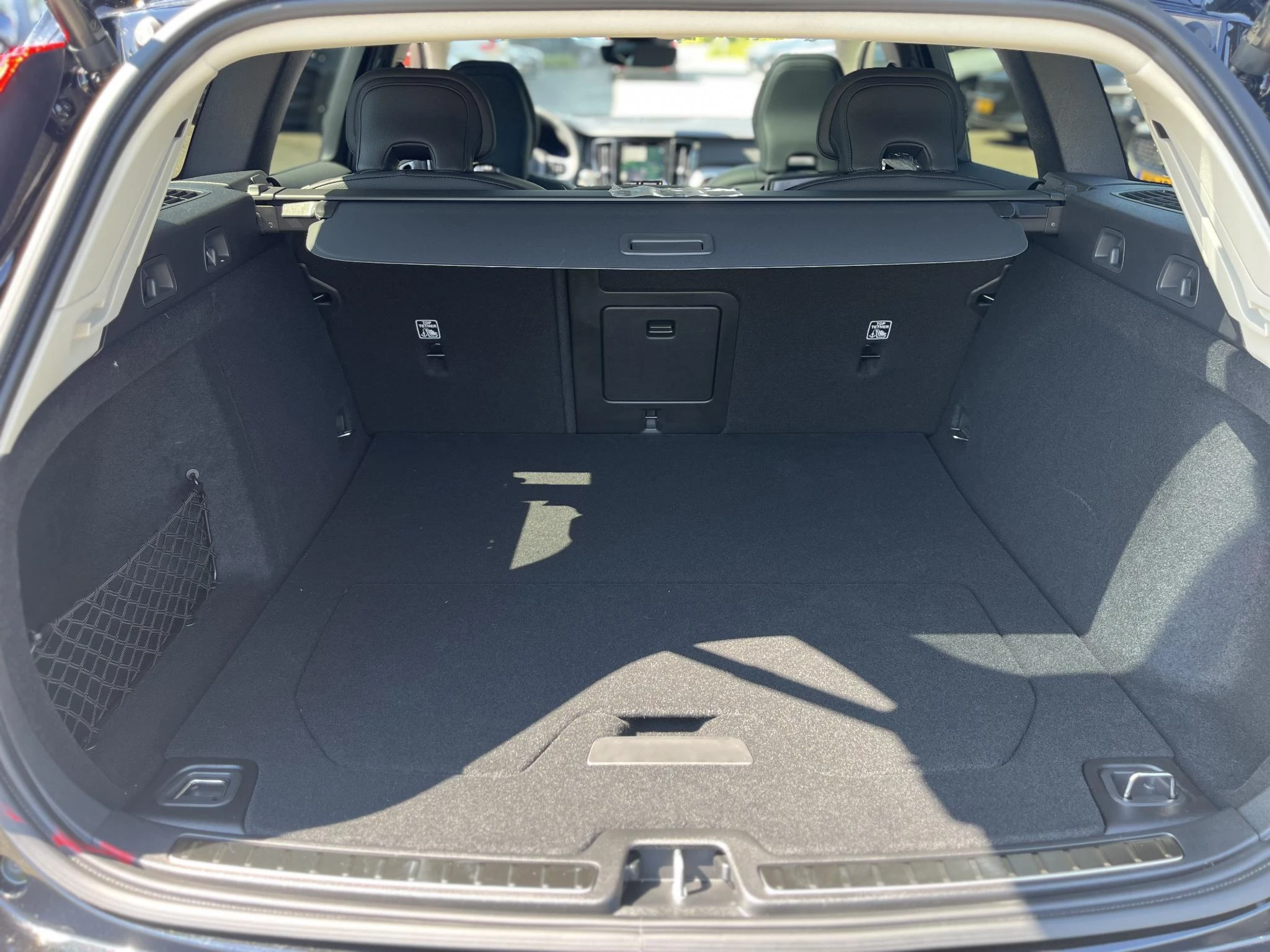 Volvo V60 T6 Plug-in hybrid AWD Ultra Dark