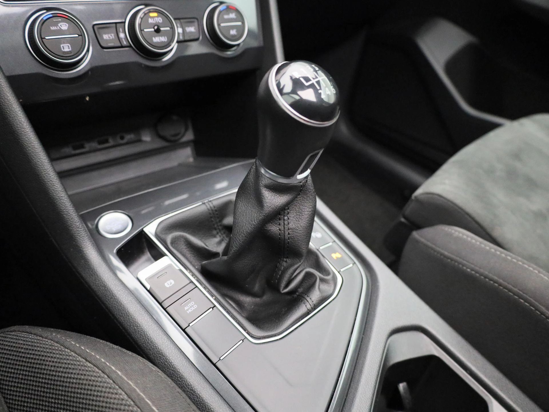 Volkswagen-Tiguan Allspace-image-19