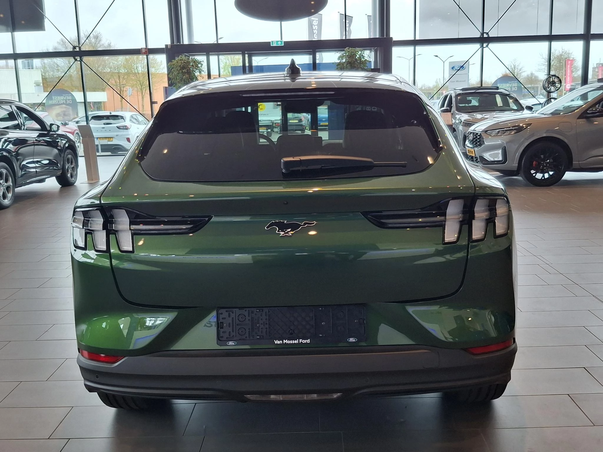 Ford Mustang Mach-E Standard RWD 75 kWh