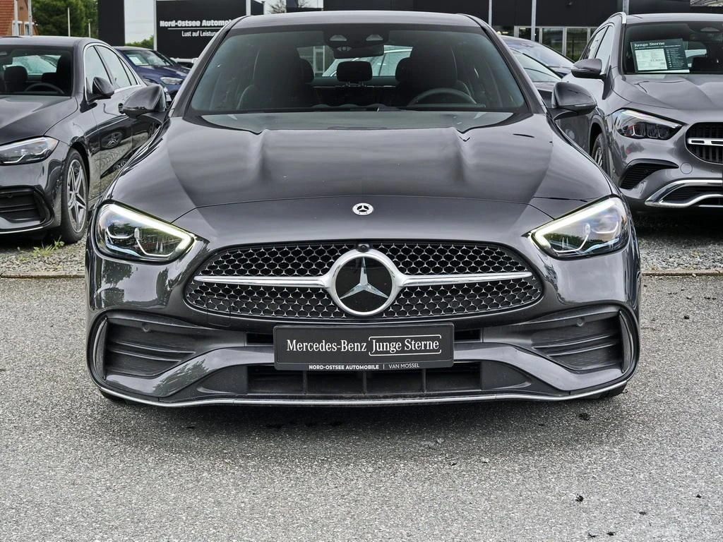 Mercedes-Benz-C-Klasse 300-image-3