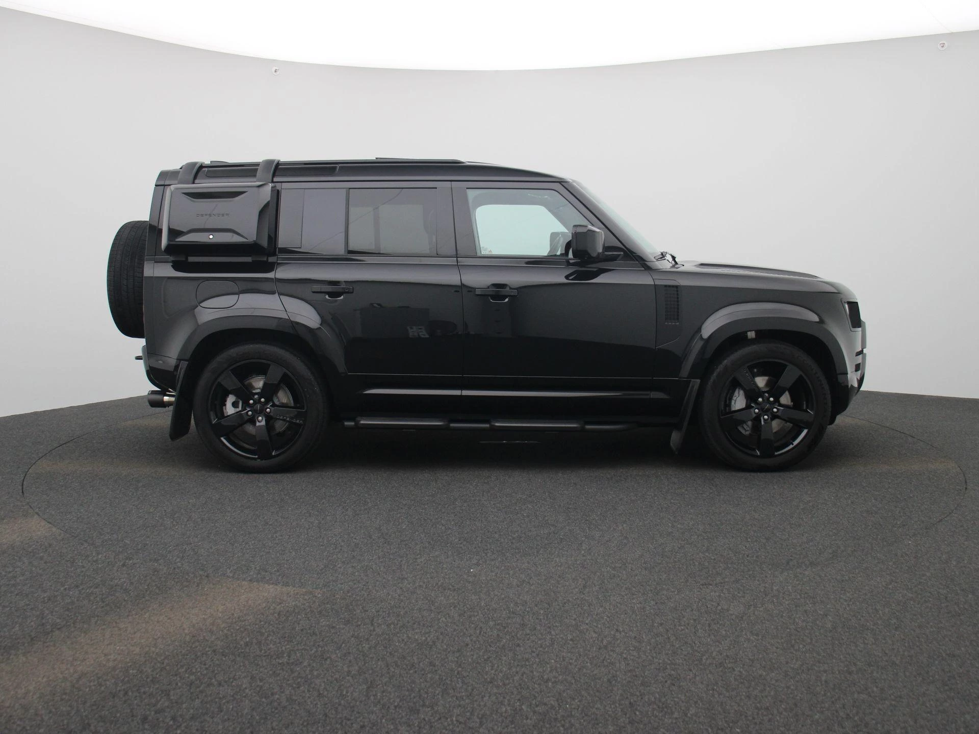 Land Rover-Defender-image-6