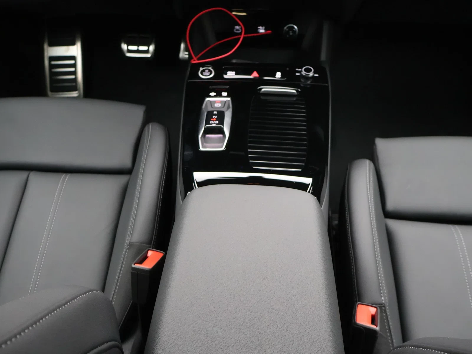 Audi Q6 e-tron Sportback Audi Q6 Sportback Corporate S Performance 306PK *DEMO*