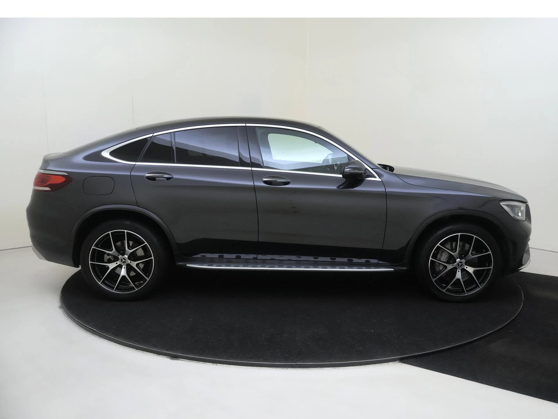 Mercedes-Benz-GLC-image-8