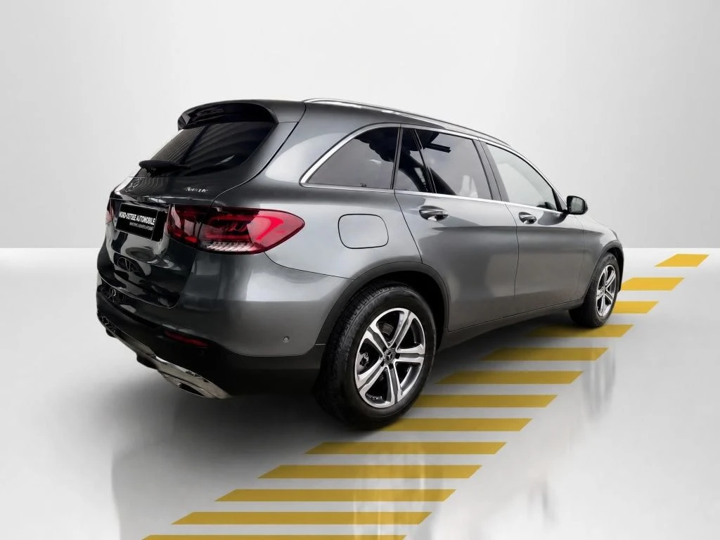 Mercedes-Benz-GLC 220 d-image-13