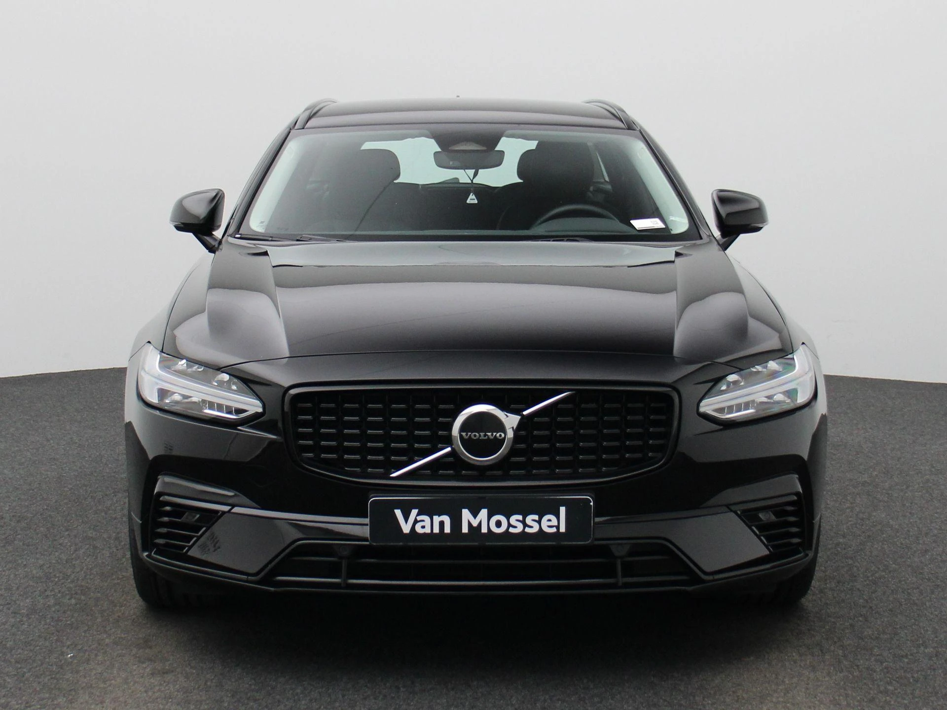 Volvo-V90-image-2