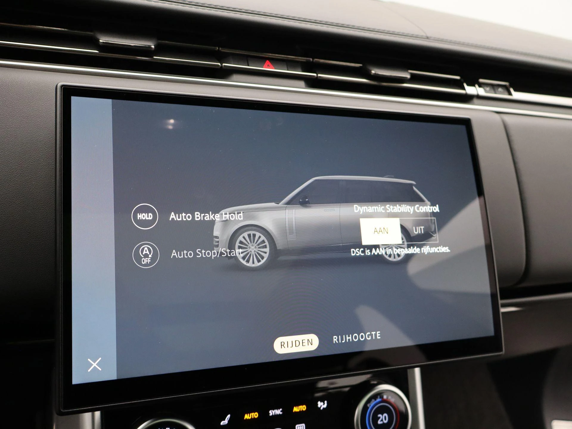 Land Rover-Range Rover-image-22