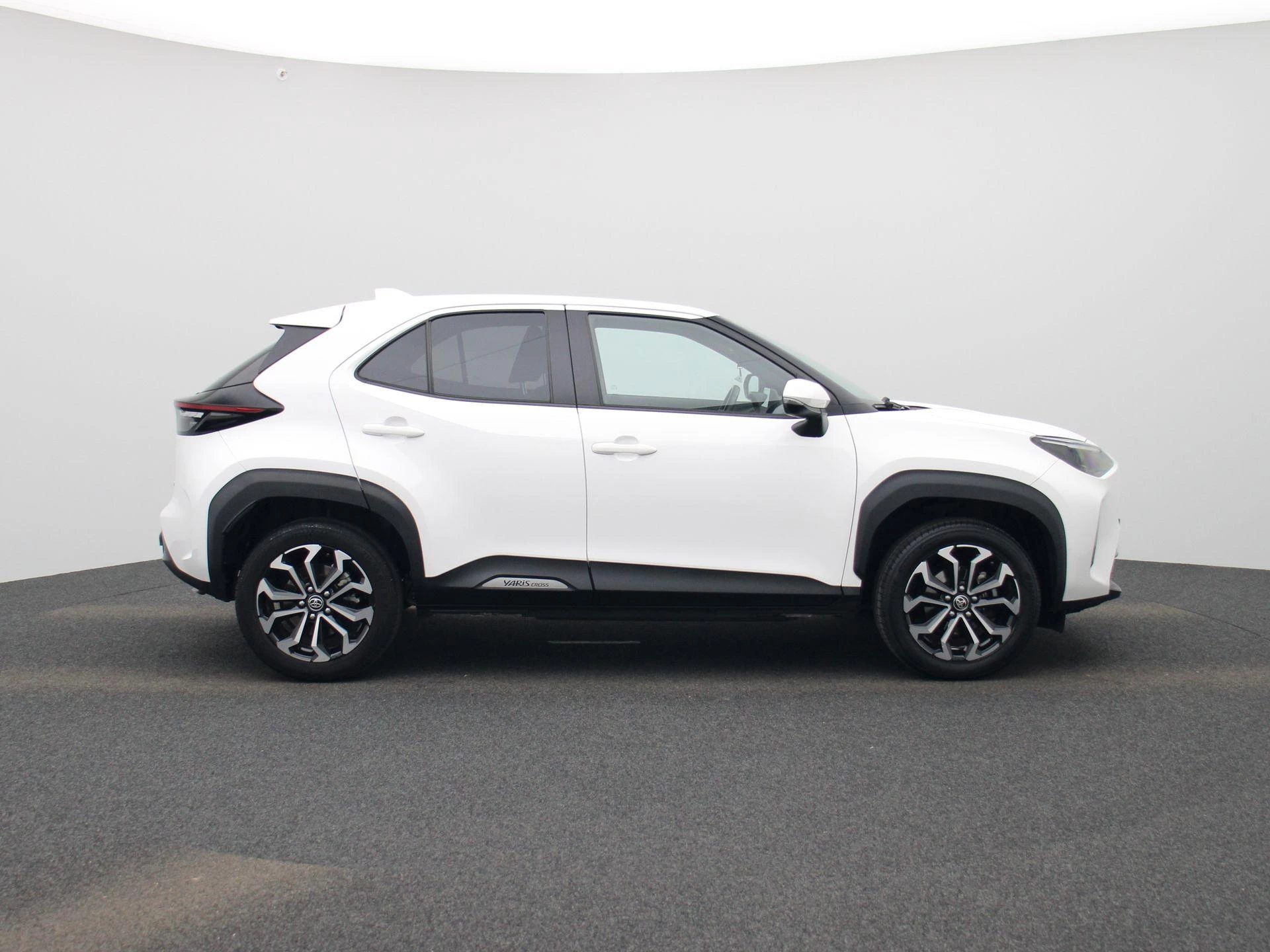 Toyota-Yaris Cross-image-5