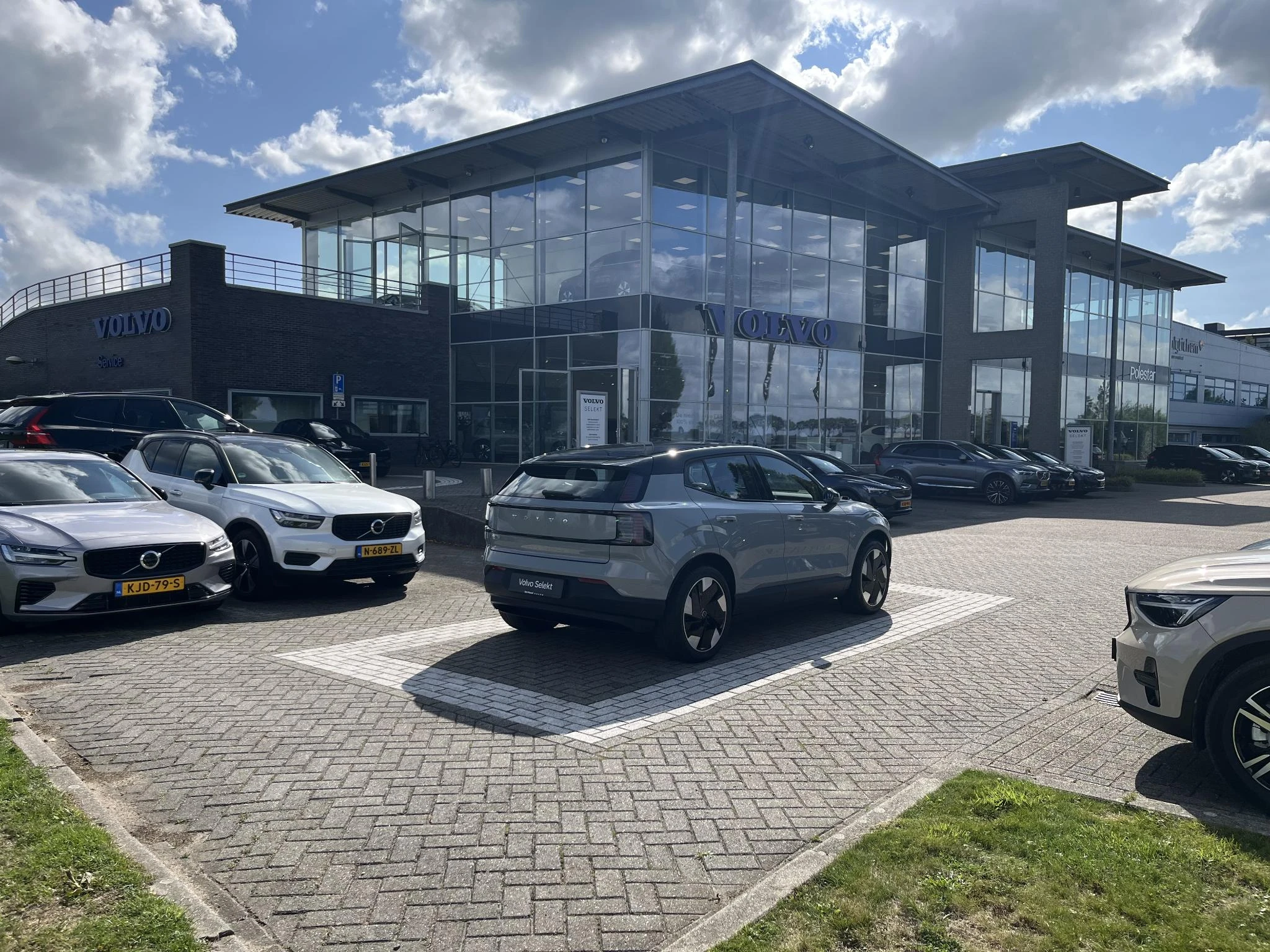 Volvo-EX30-image-24