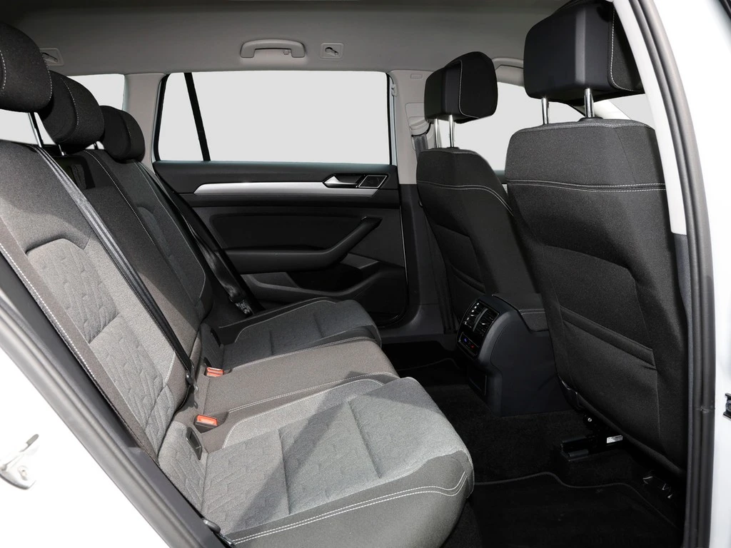 Volkswagen-Passat-image-9