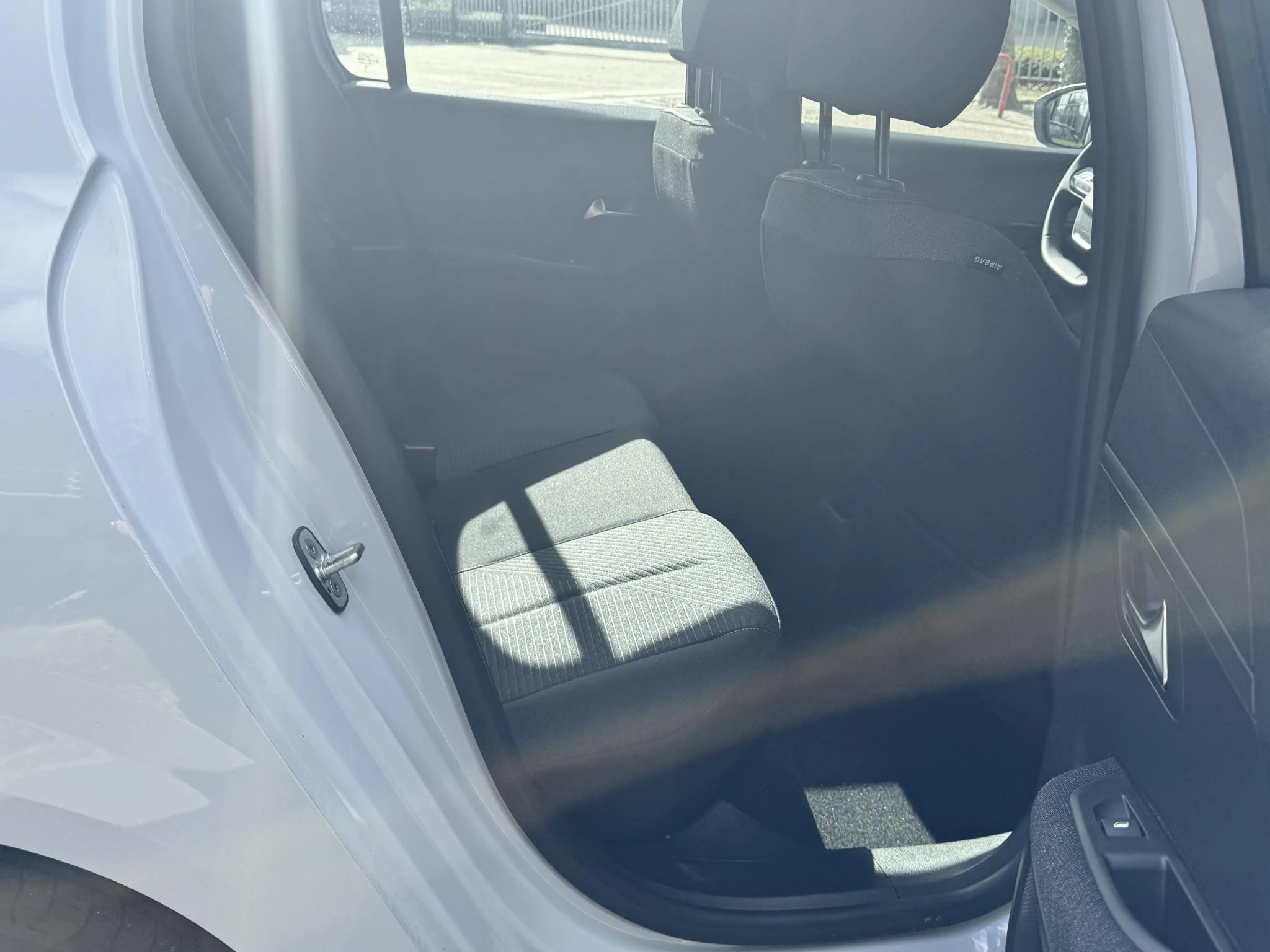 Peugeot-208-image-20