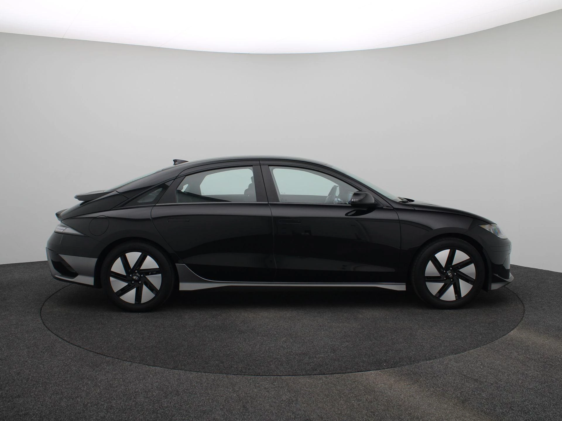 Hyundai-IONIQ 6-image-6