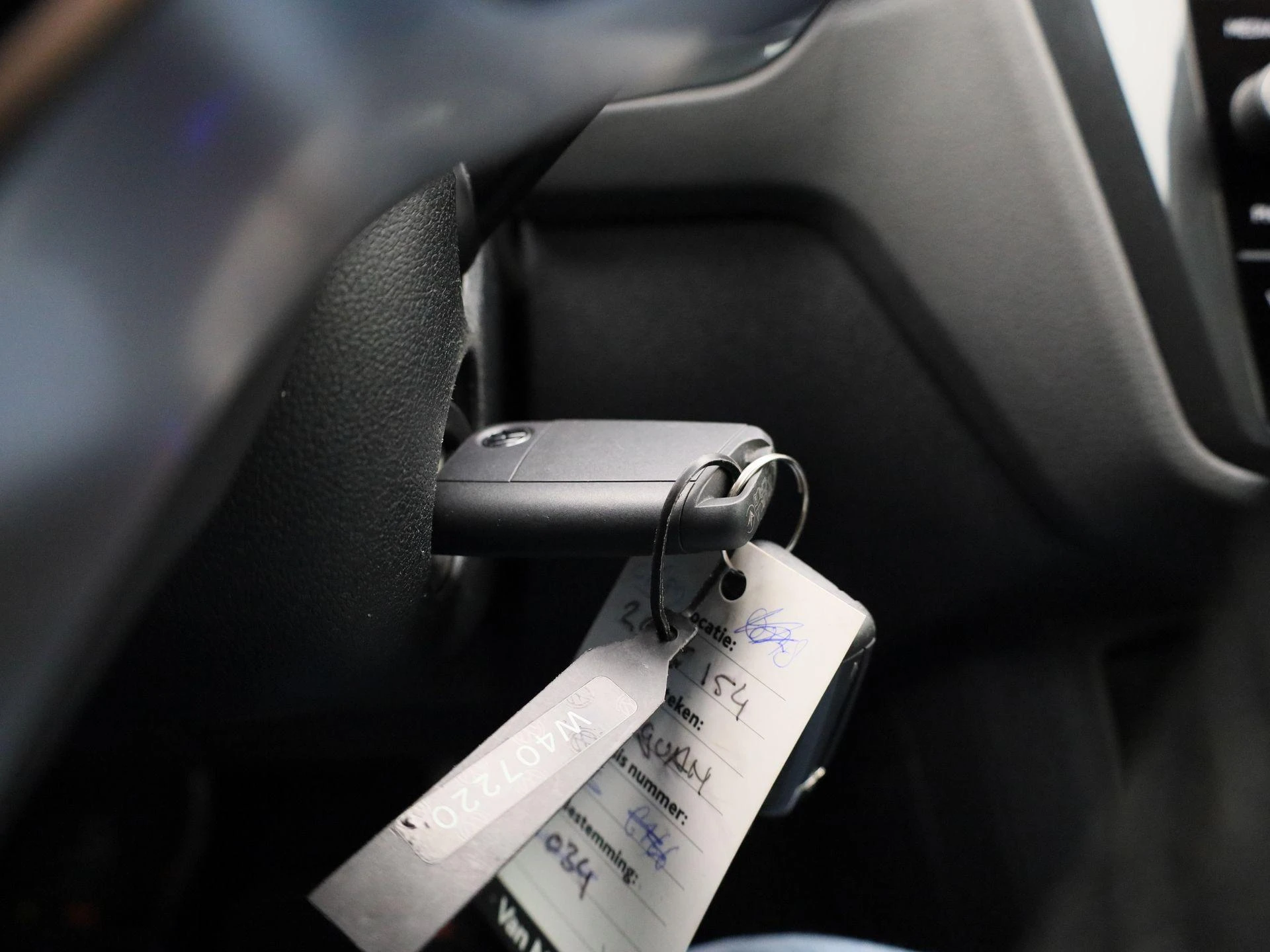 Volkswagen-Tiguan-image-27
