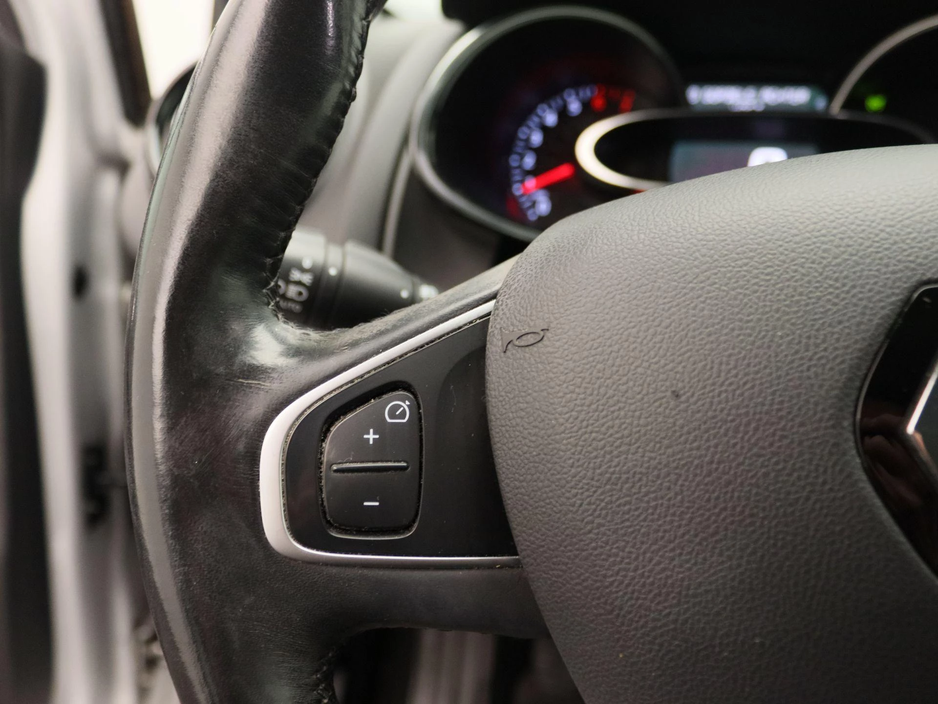 Renault-Clio-image-17