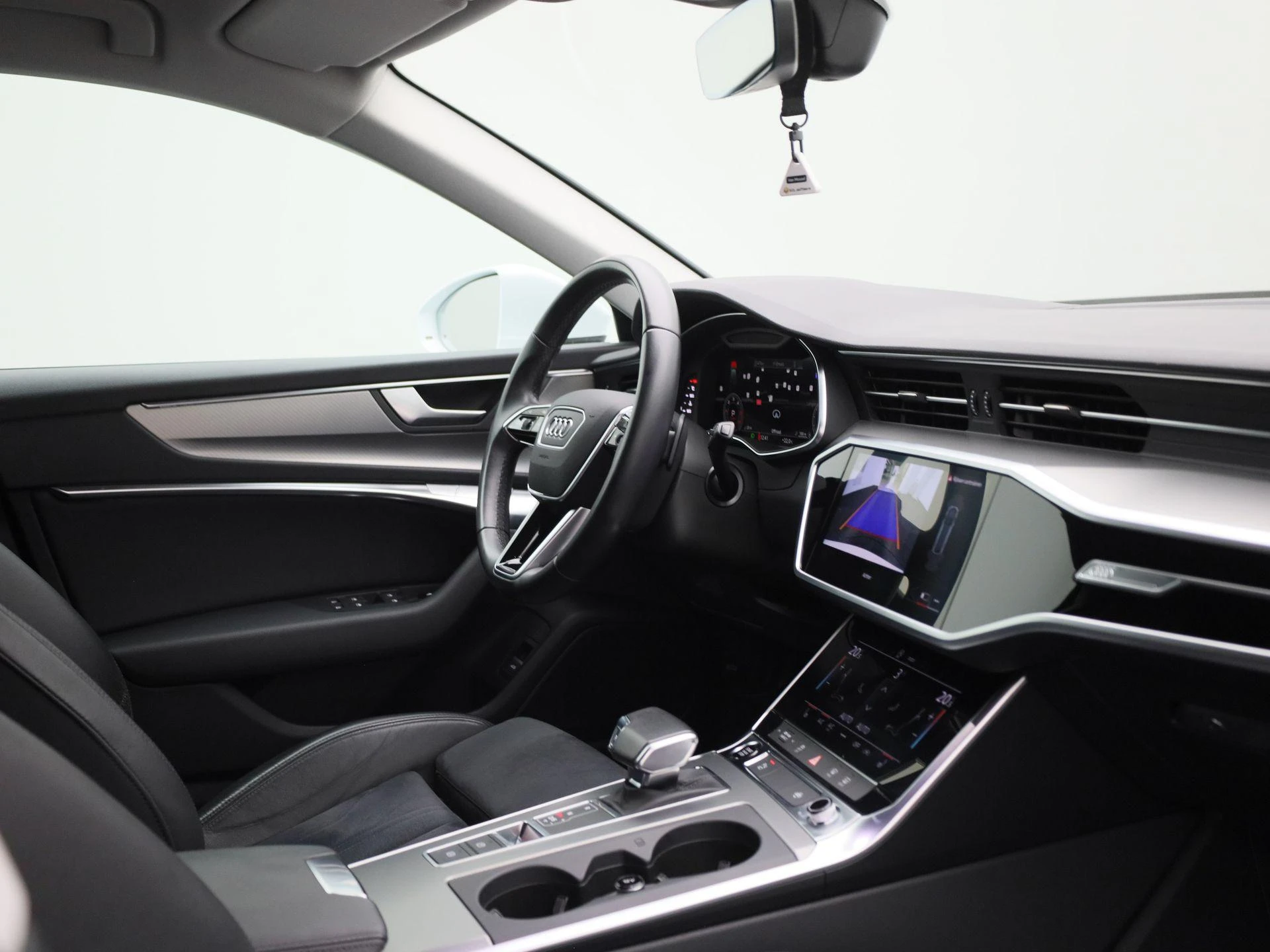 Audi-A6-image-37