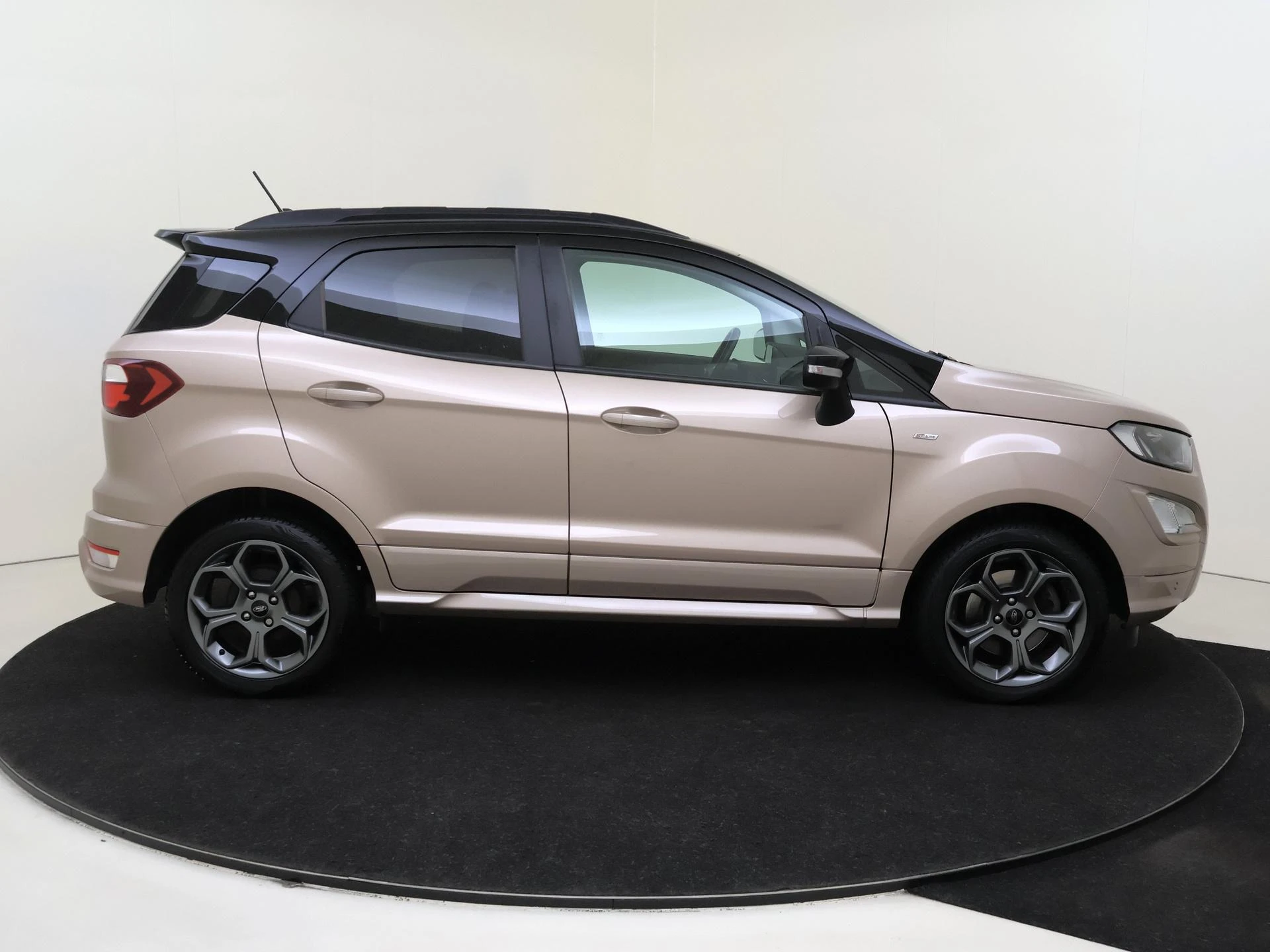 Ford-EcoSport-image-8