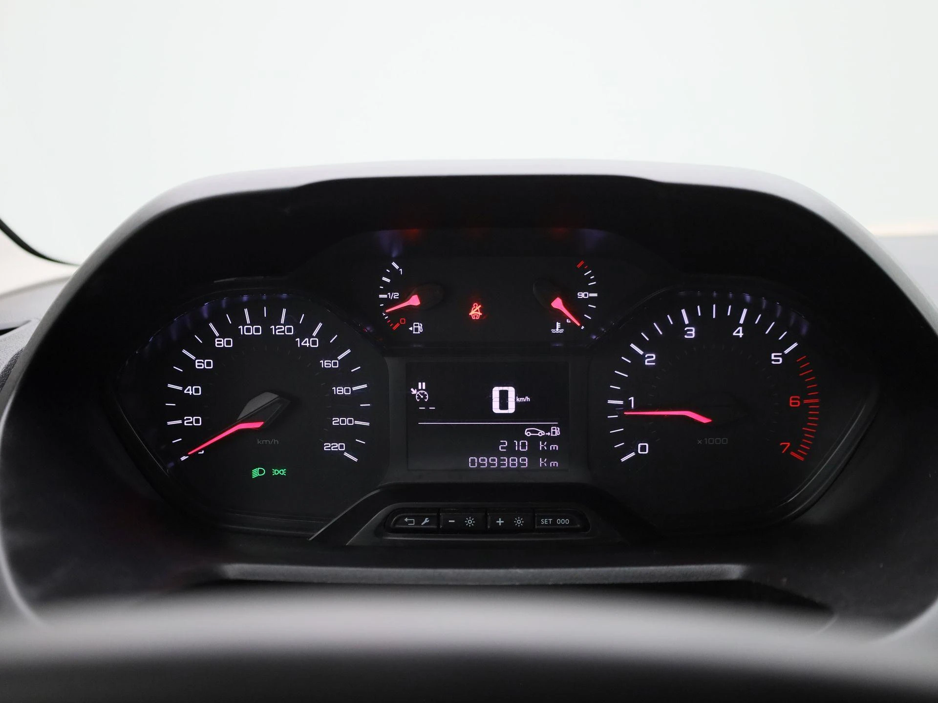 Peugeot-Partner-image-8
