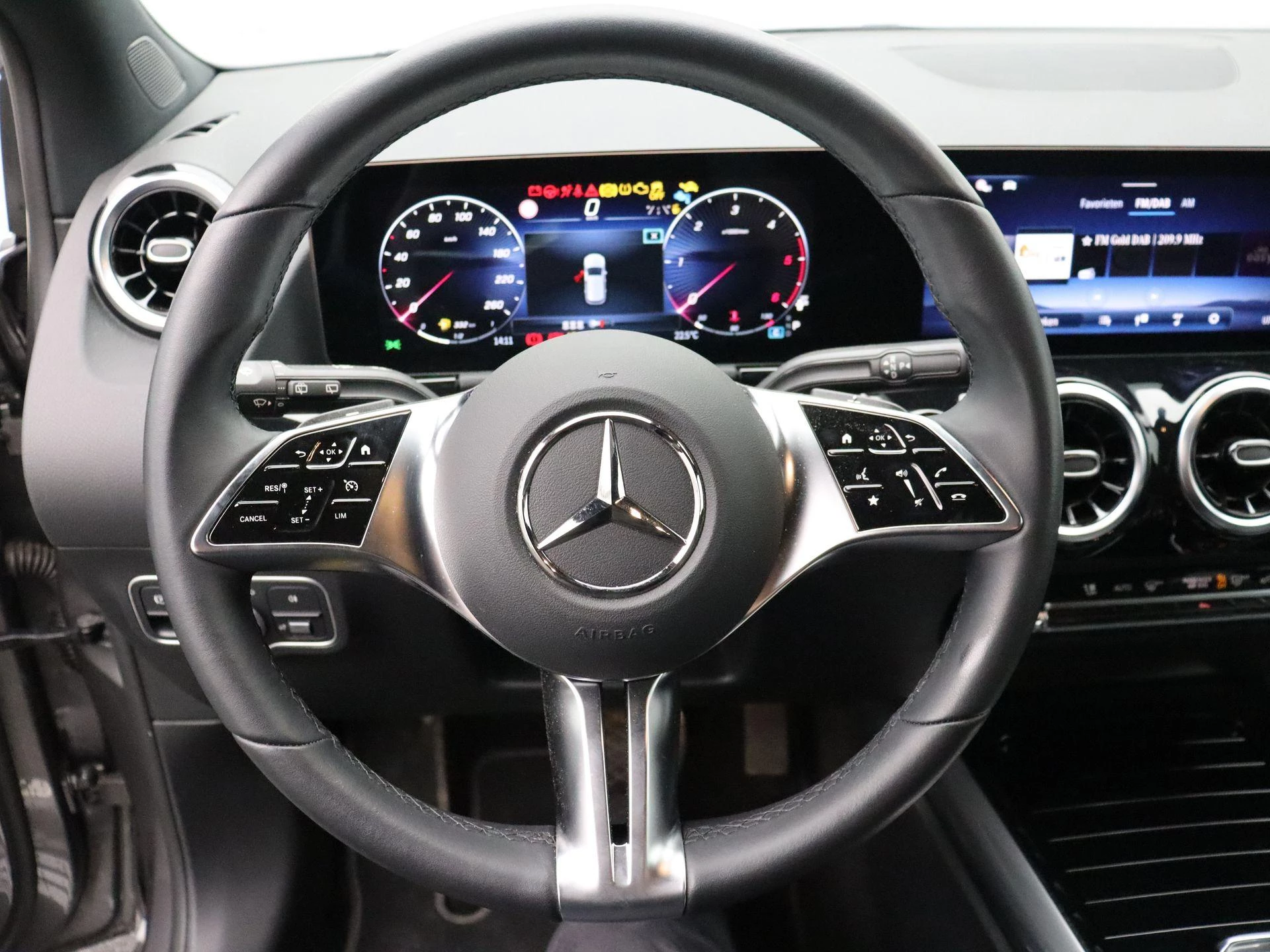 Mercedes-Benz B-Klasse 180 d Business Line + CARPLAY + CAMERA + SENSOREN +
