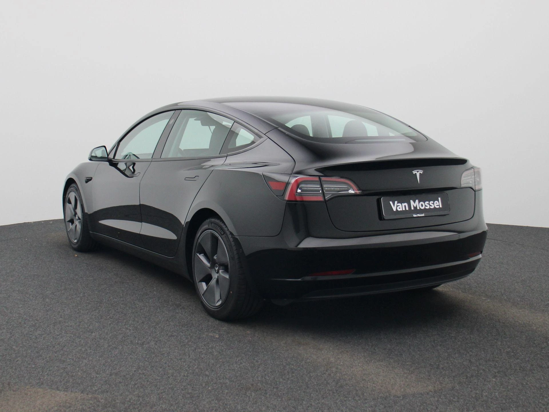 Tesla Model 3 Standard RWD Plus 60 kWh