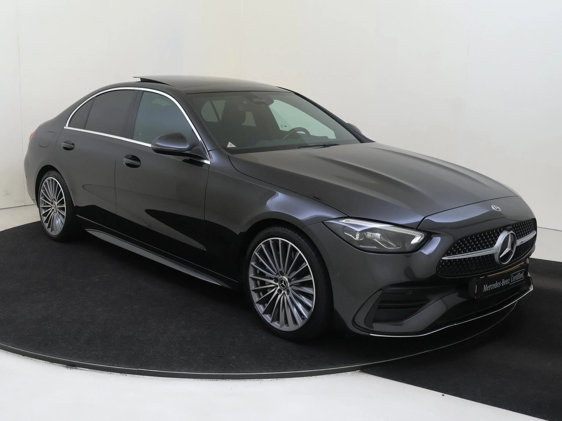 Mercedes-Benz-C-Klasse-image-1
