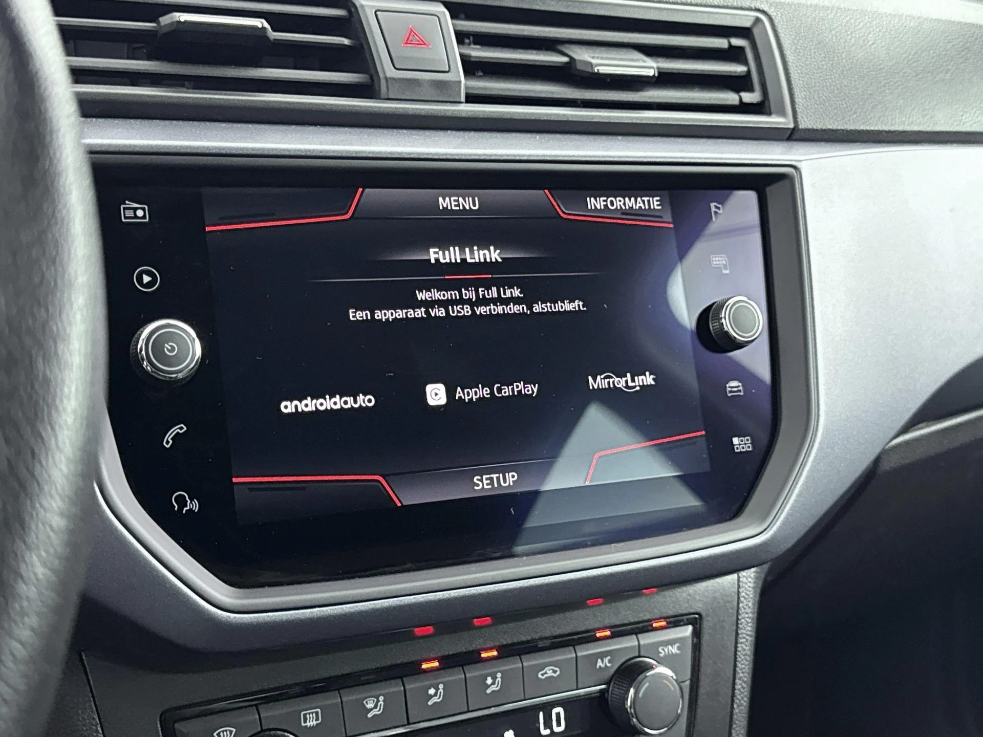 SEAT-Arona-image-11