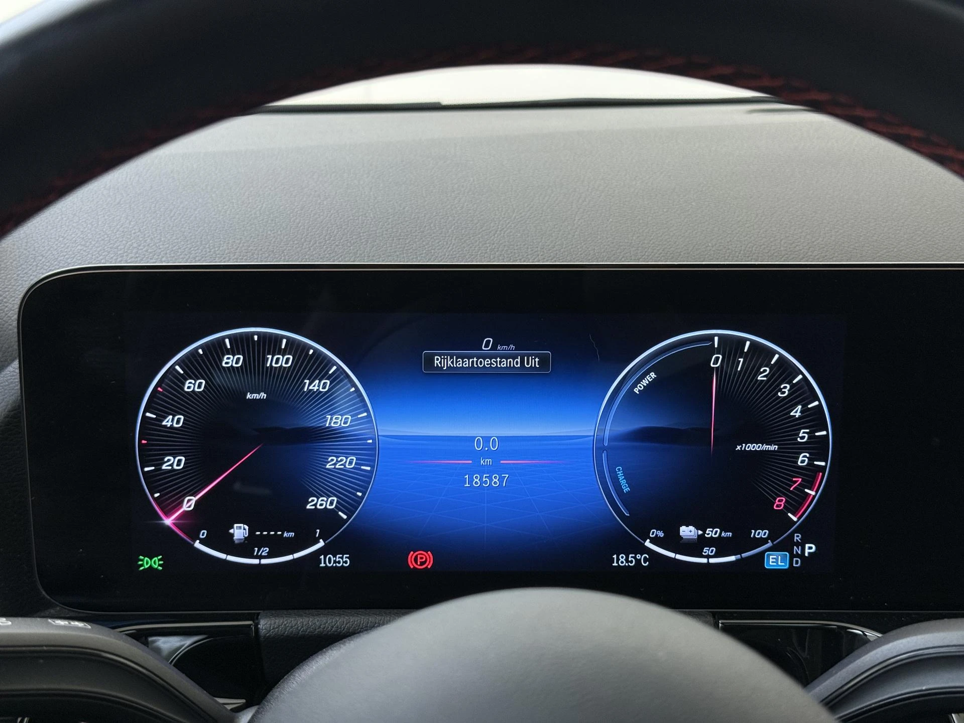 Mercedes-Benz-GLA-image-10