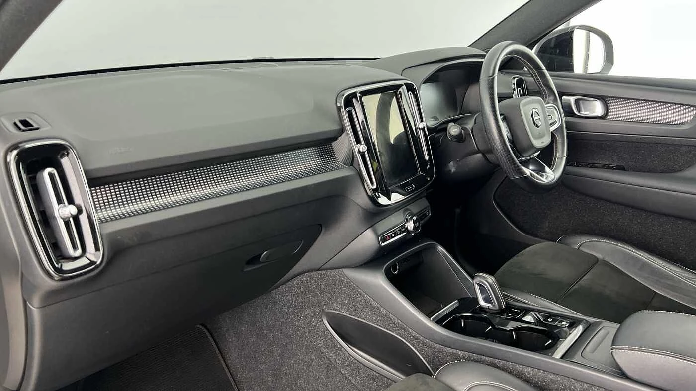 Volvo-XC40-image-3