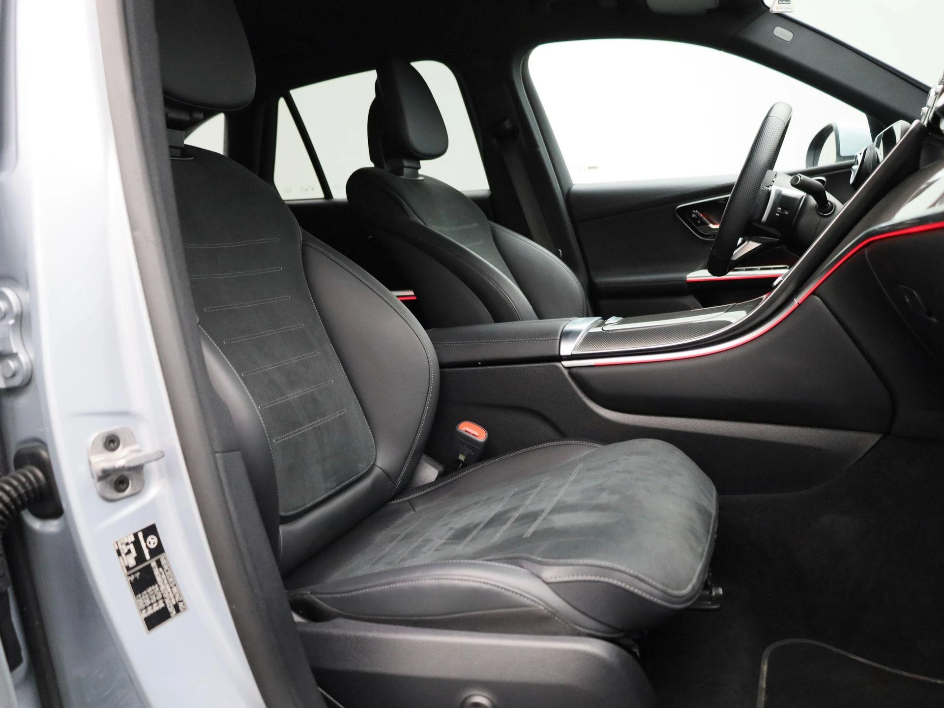 Mercedes-Benz-GLC-image-37