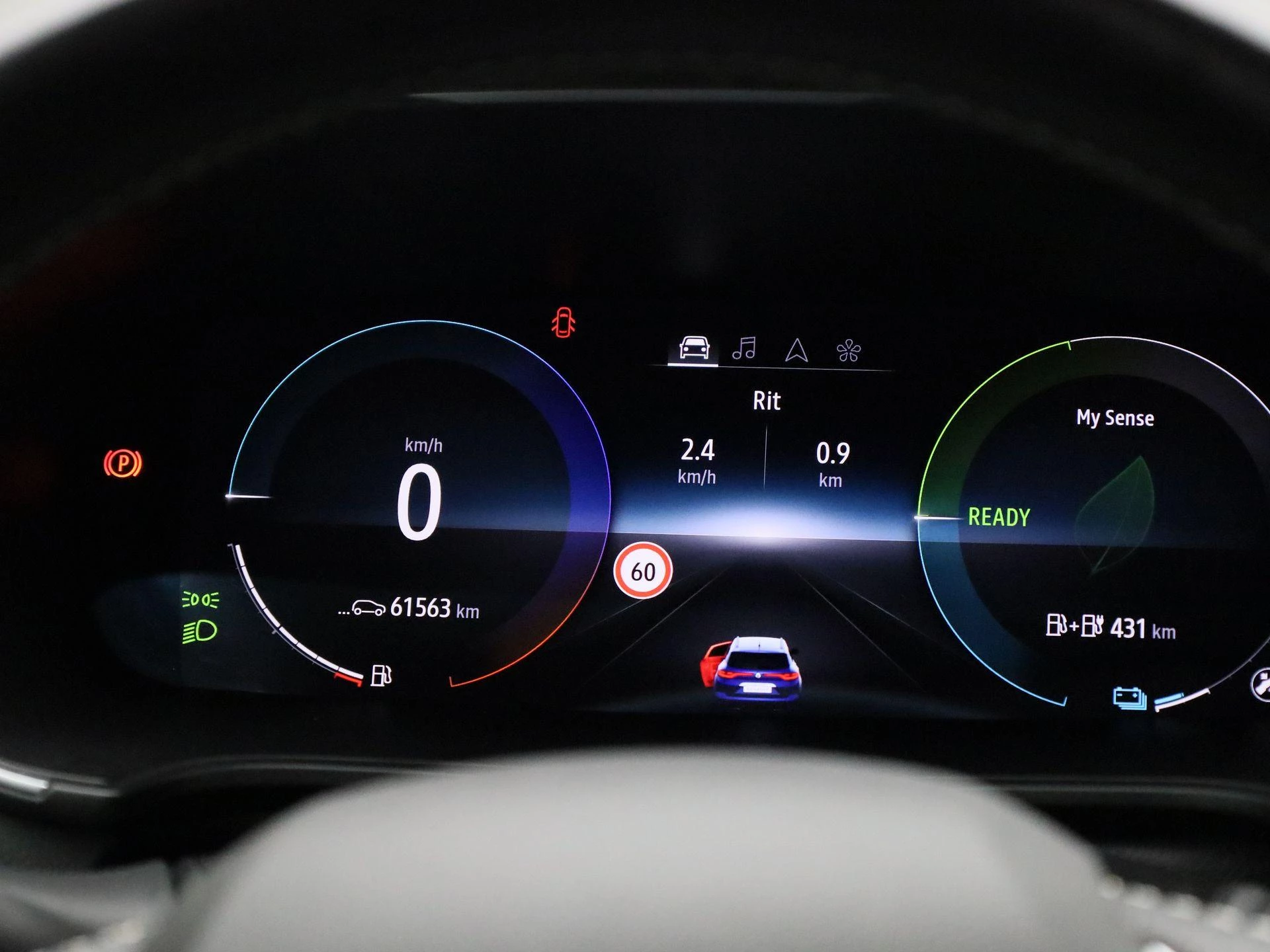 Renault-Megane E-Tech-image-8