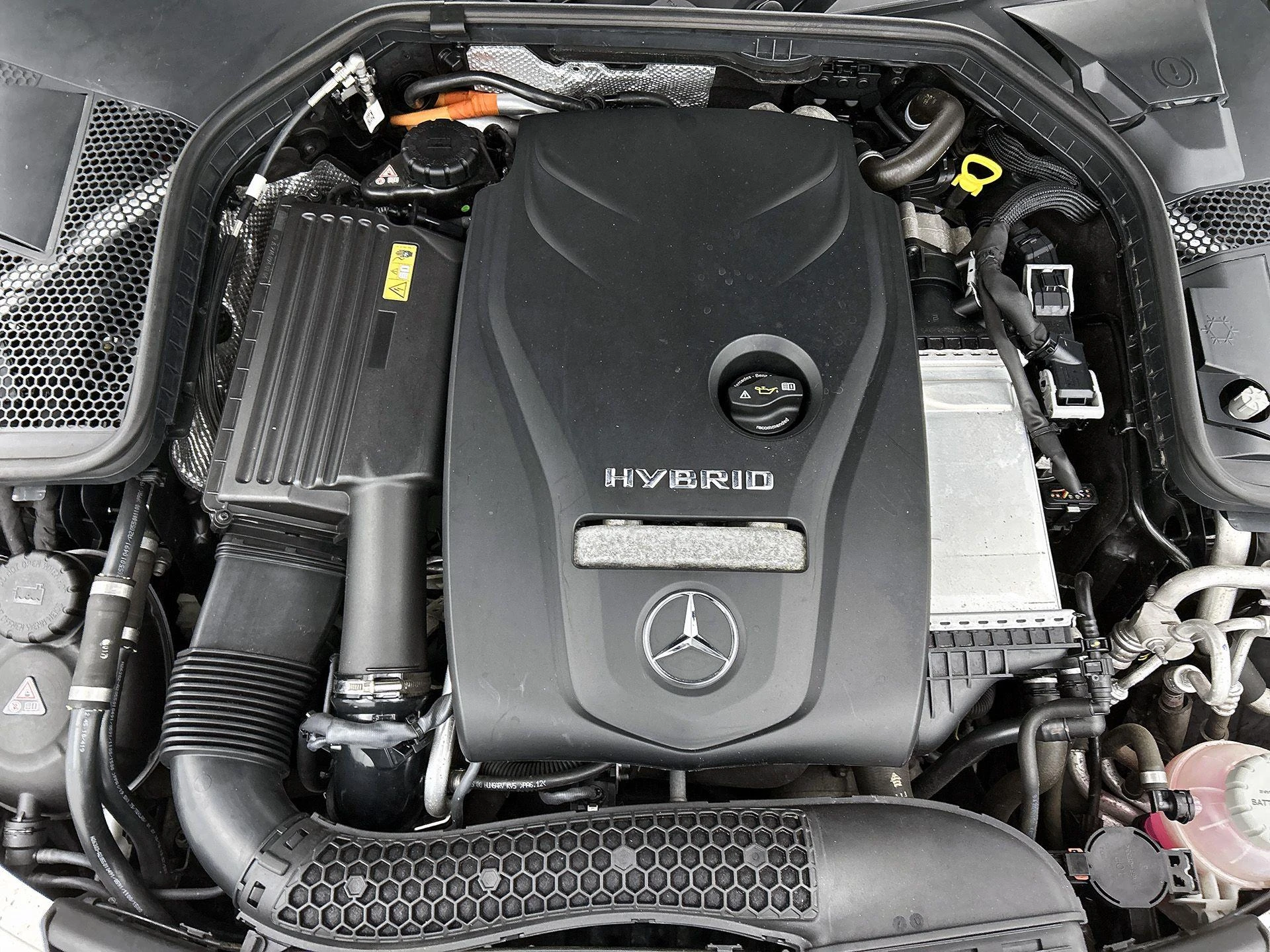 Mercedes-Benz-C-Klasse-image-29