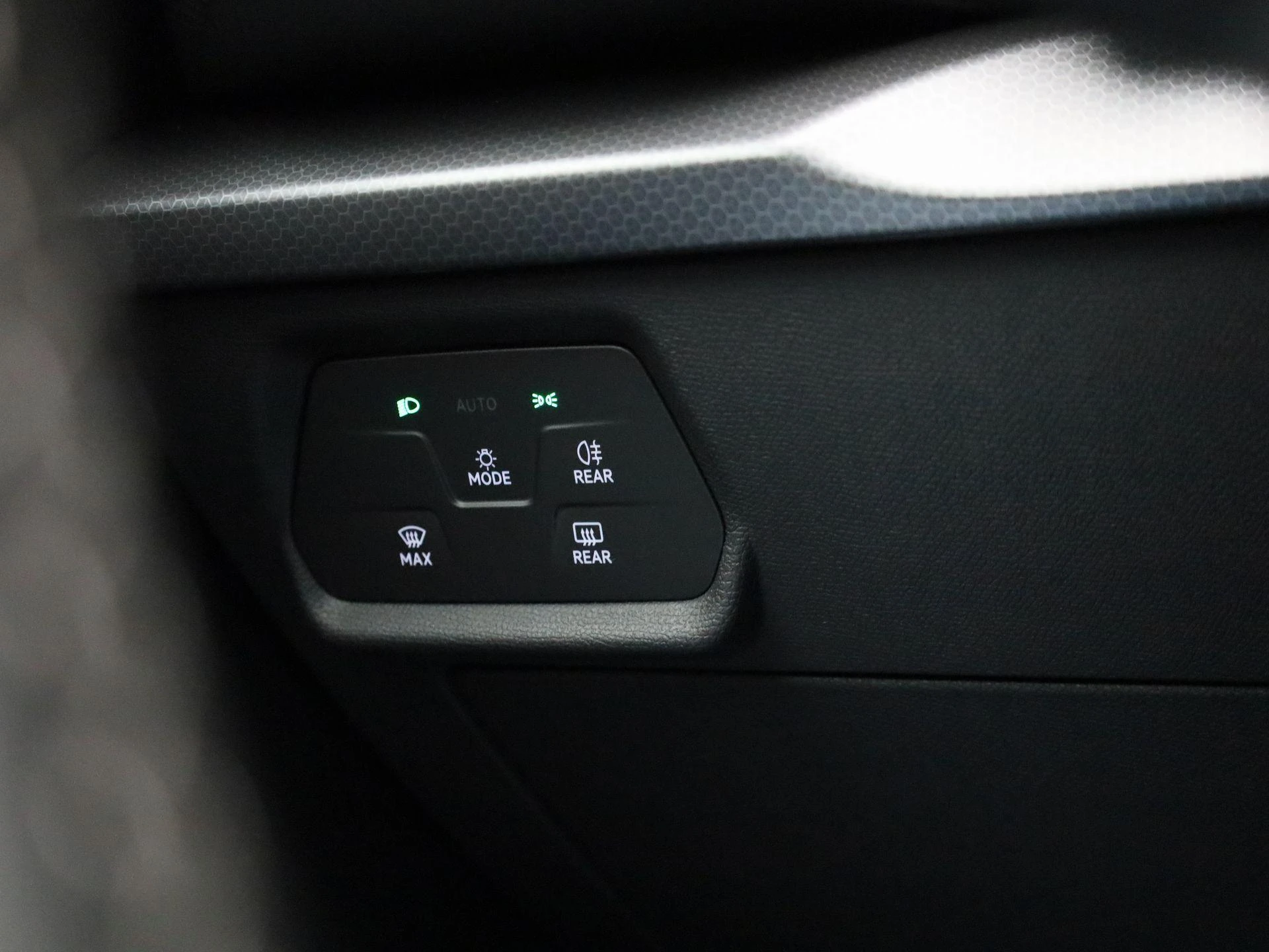 SEAT-Leon-image-19